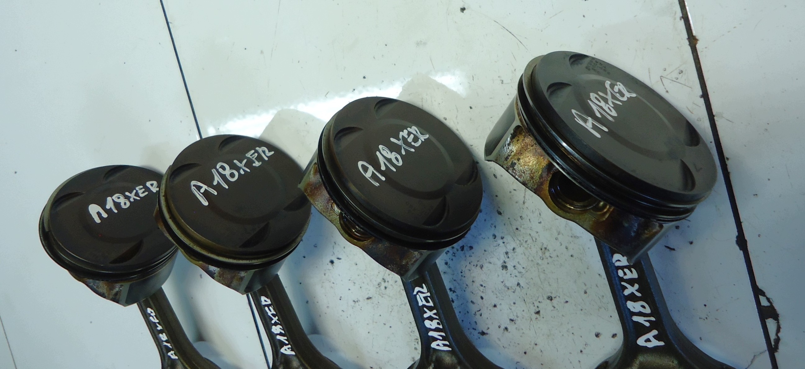 OPEL ASTRA J 1.8 A18XER piston with connecting rod