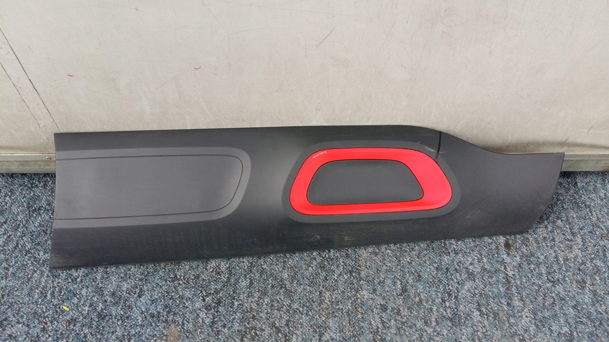 9820076577 - Планка передней правой двери CITROEN C5 AIRCROSS