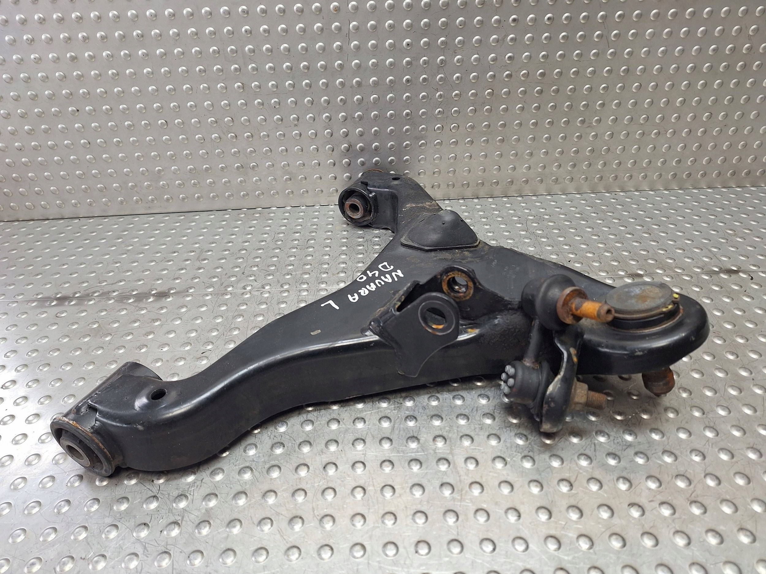 arm left front lower NISSAN NAVARA D40 PATHFINDER R51 06