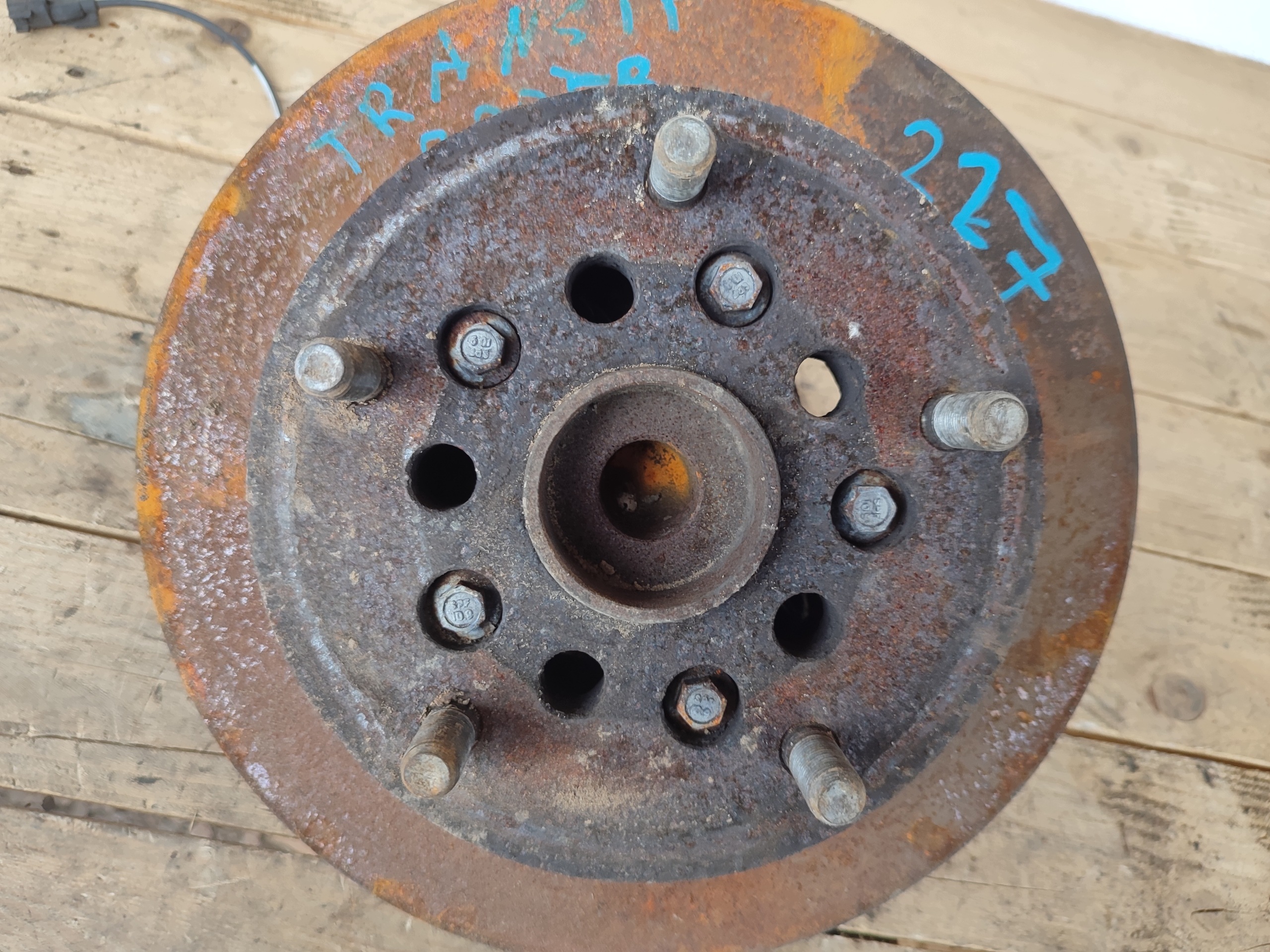 otoč pravá předek čepu pod ABS FORD TRANSIT VI MK6 00-06 2.0 D