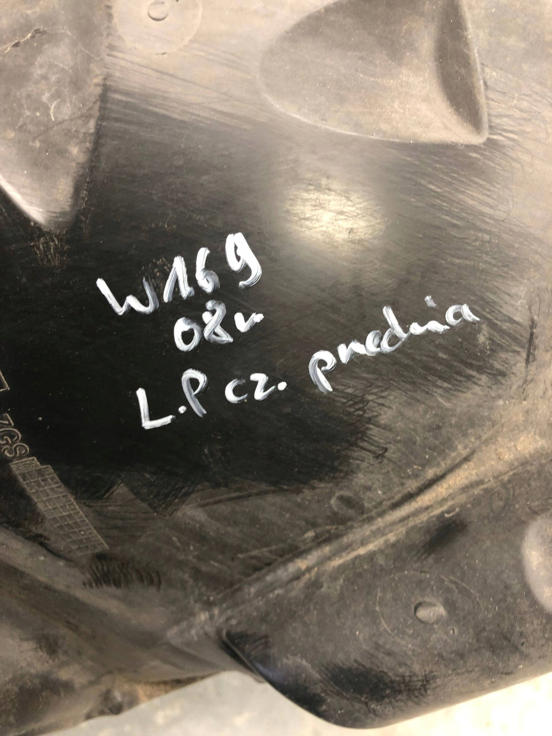 mudguard left front part front MERCEDES W169 LIFT A1696903330
