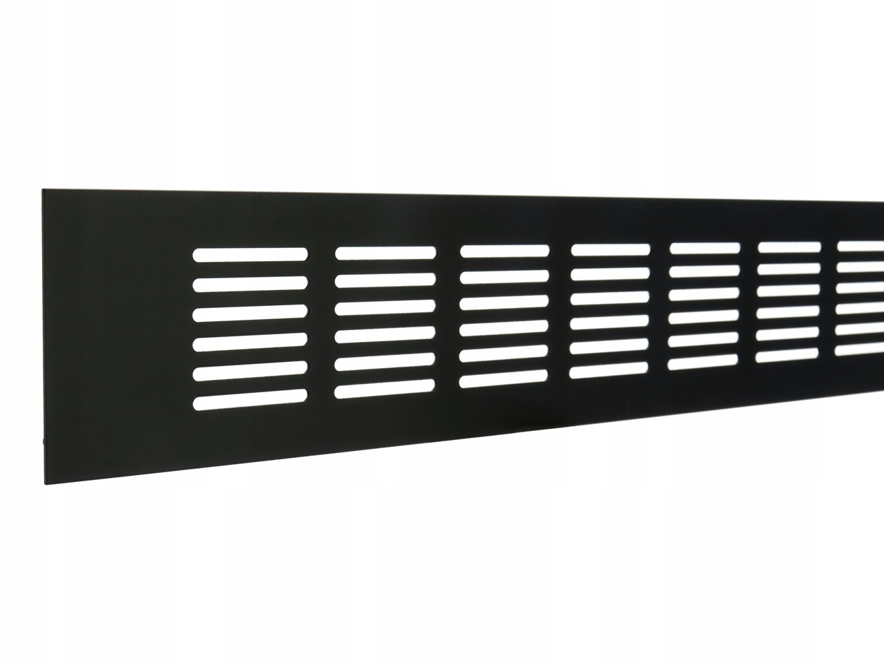 

Długa Kratka Wentylacyjna L-800 H-60 Czarna
