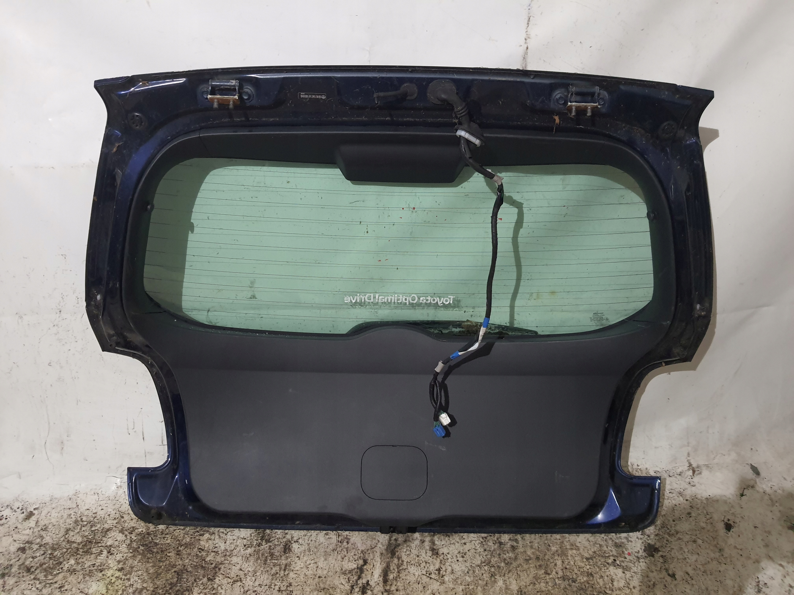 TOYOTA AURIS and HB 06-09 8S6 boot door
