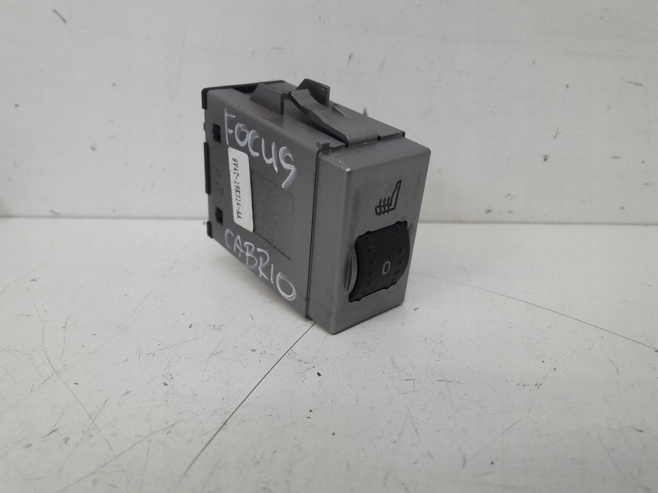 switch grzania seat Ford Focus Cabrio 2,0