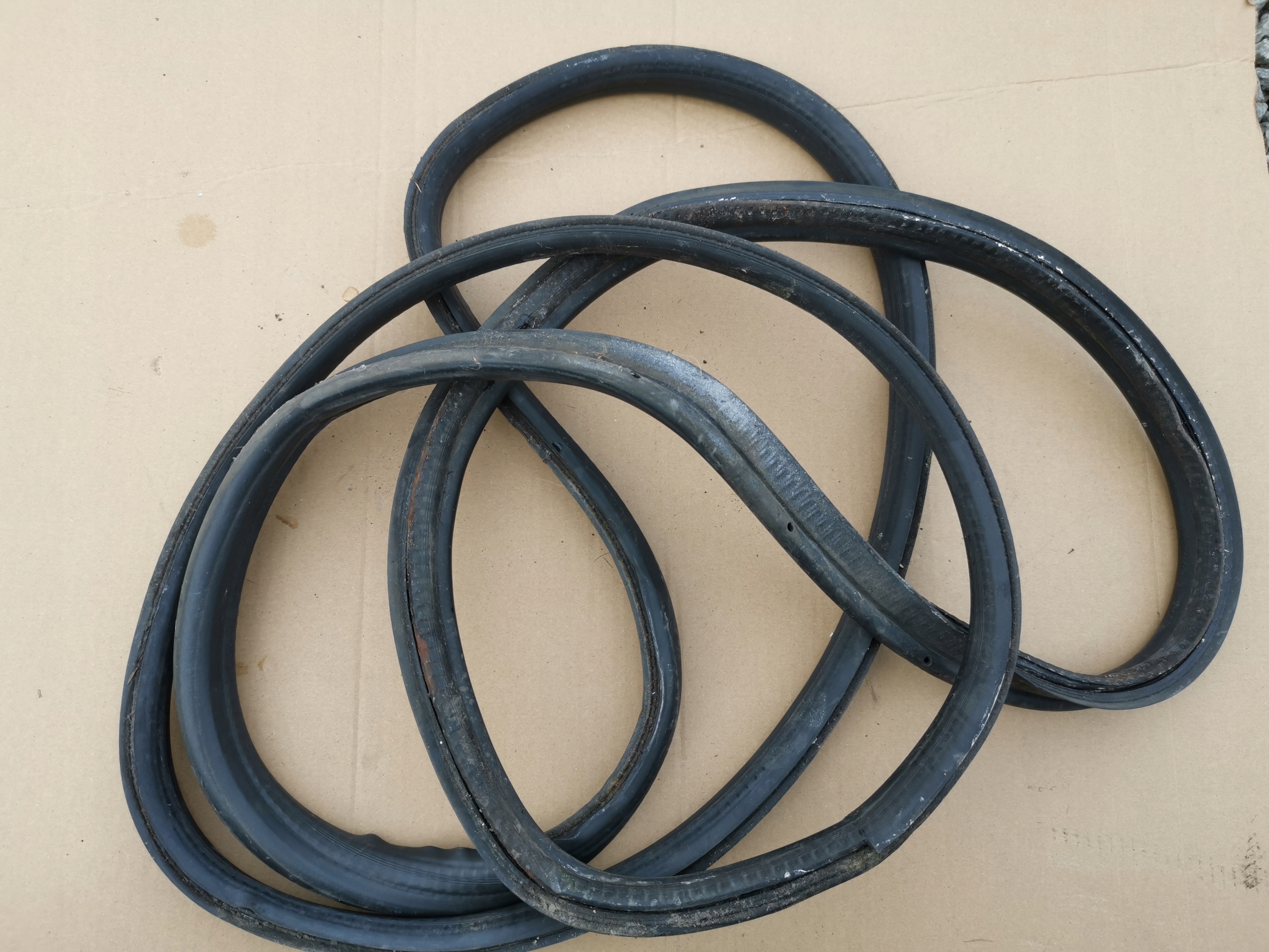 gasket bonnet boot MERCEDES E W210 KOMBI