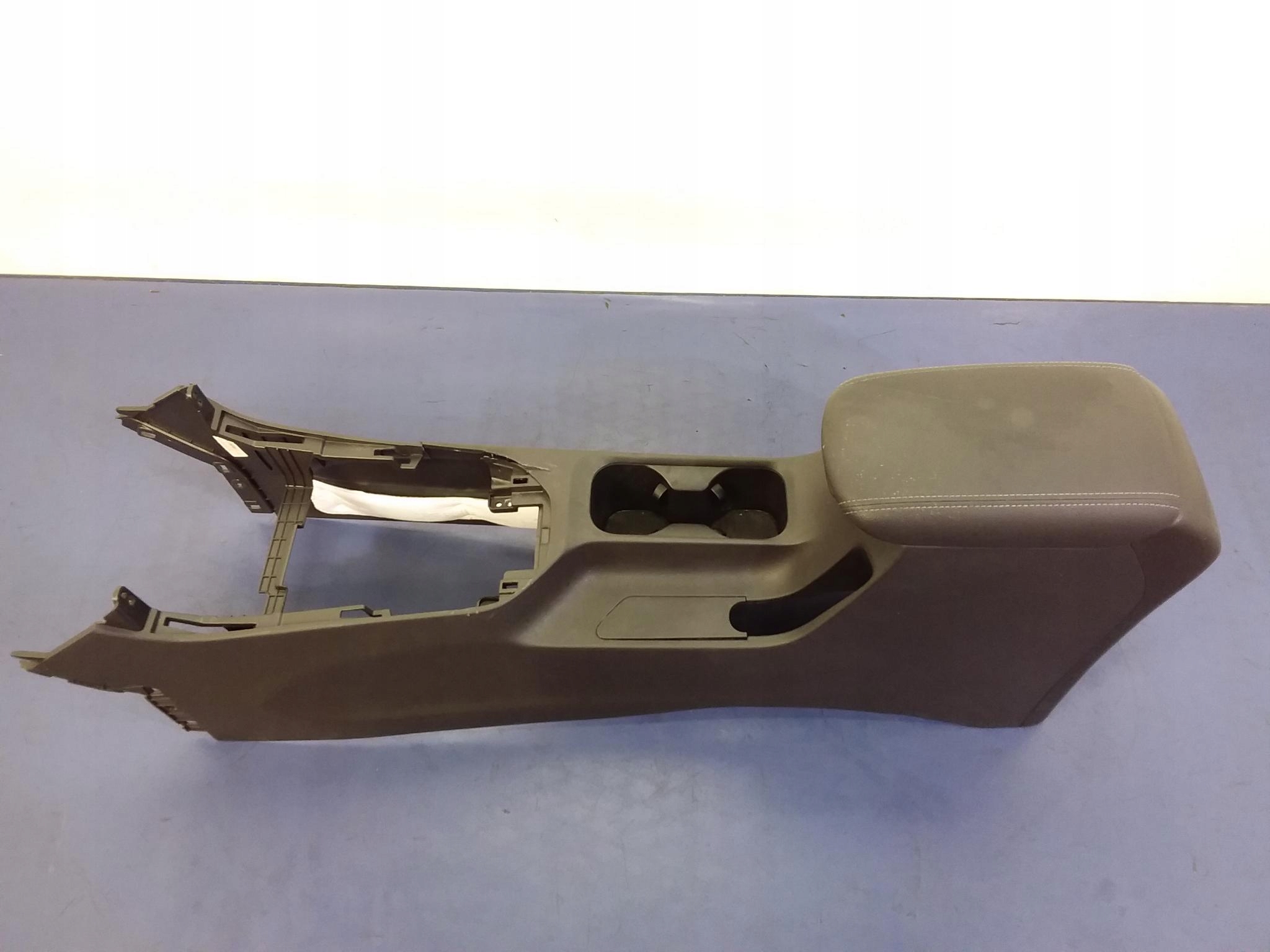 HYUNDAI I30 III LIFT TUNEL ŚRODKOWY PODŁOKIETNIK Producent części Hyundai OE