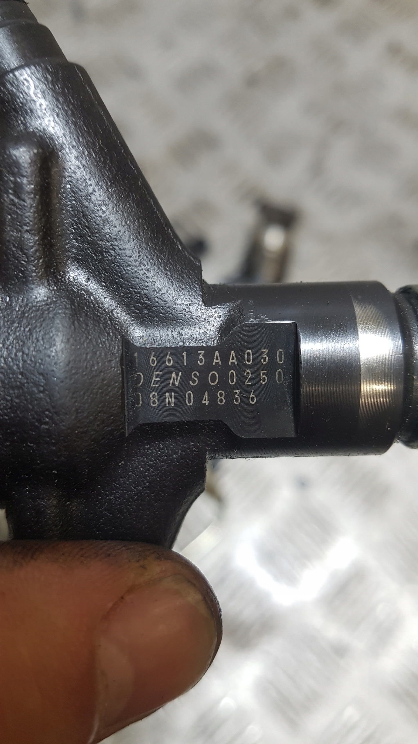 nozzles injectors KOMPLET SUBARU LEGACY 4 16613AA030
