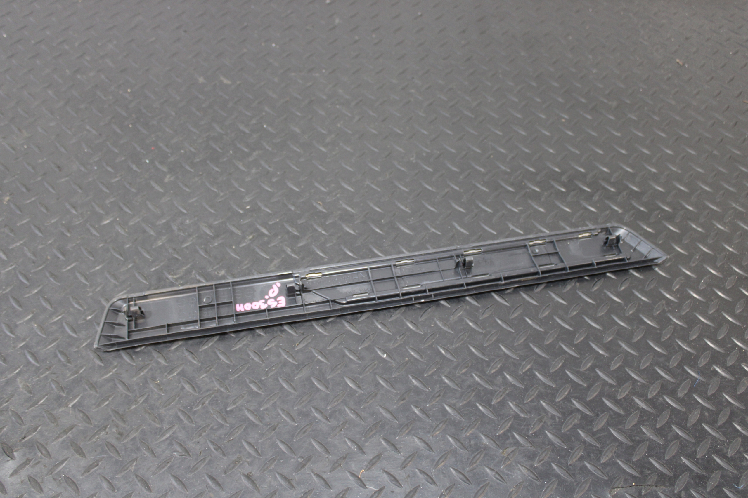 moulding threshold right LEXUS ES 300H ES300H VII 7 67911-33150