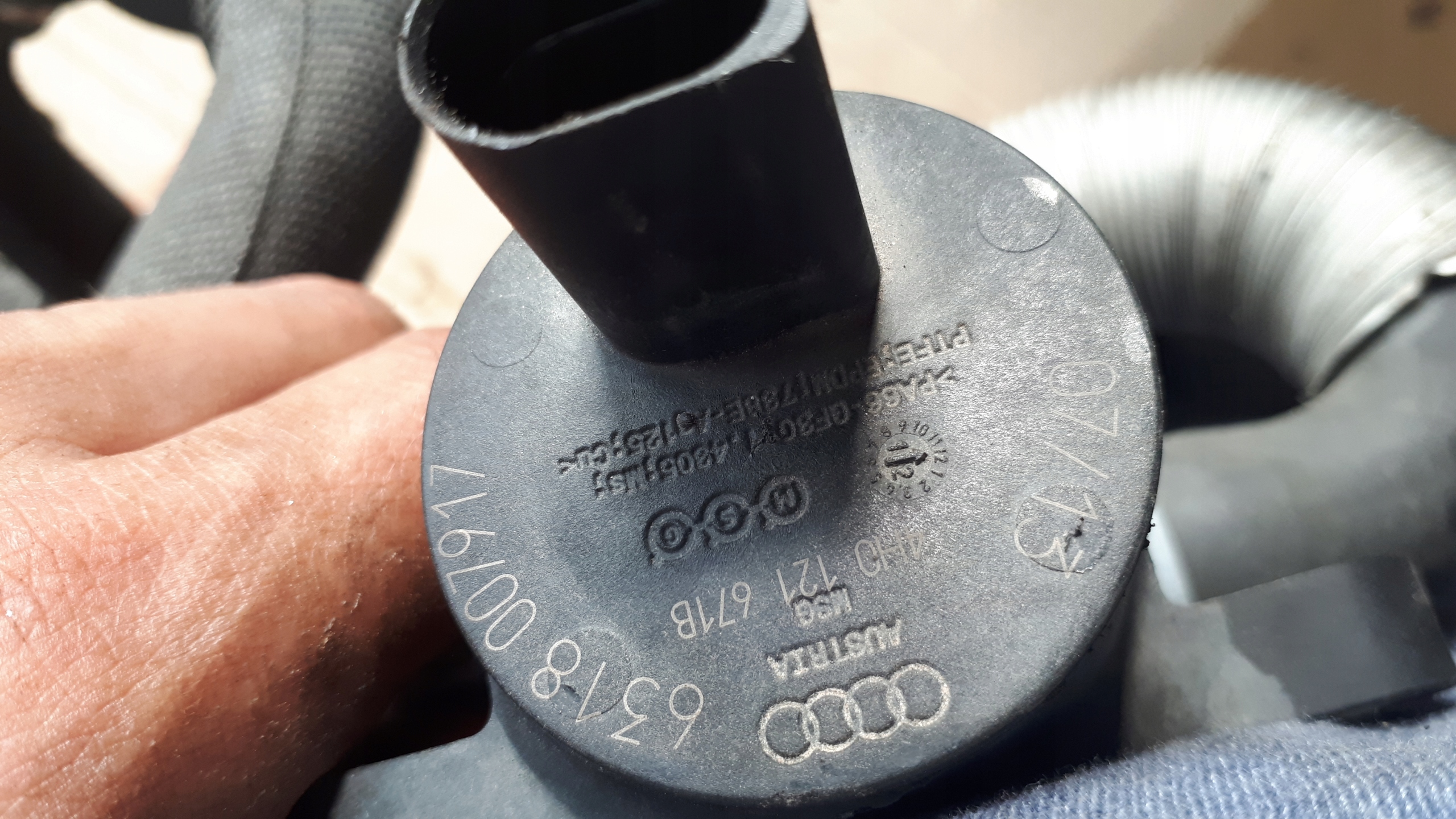 S7 4G A7 ELEKTROVENTIL PUMPA VODE 4.0 TFSI S6 C7