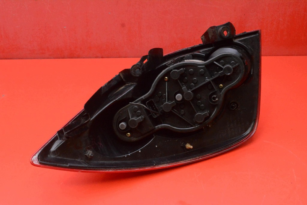 light right rear part rear NISSAN PRIMERA P12 HB 01-08