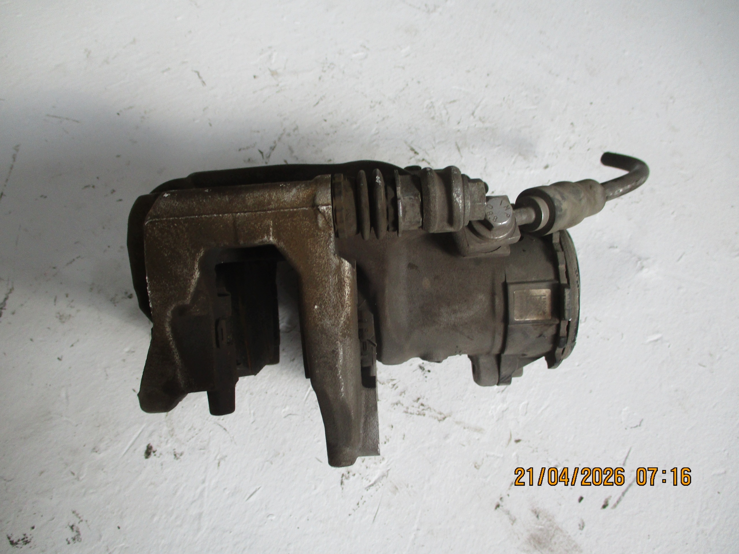 caliper right MERCEDES 206 C KLASA rear part rear