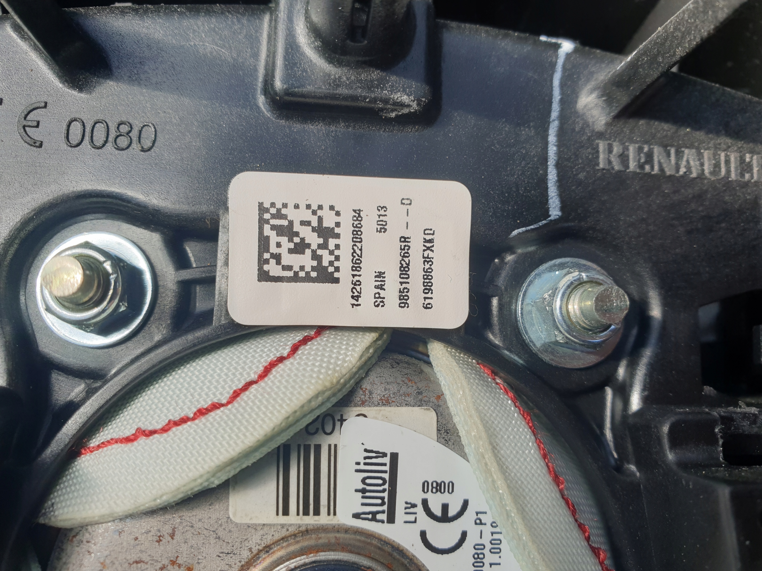 dashboard instrument panel airbags tension belts RENAULT CAPTUR and 2014