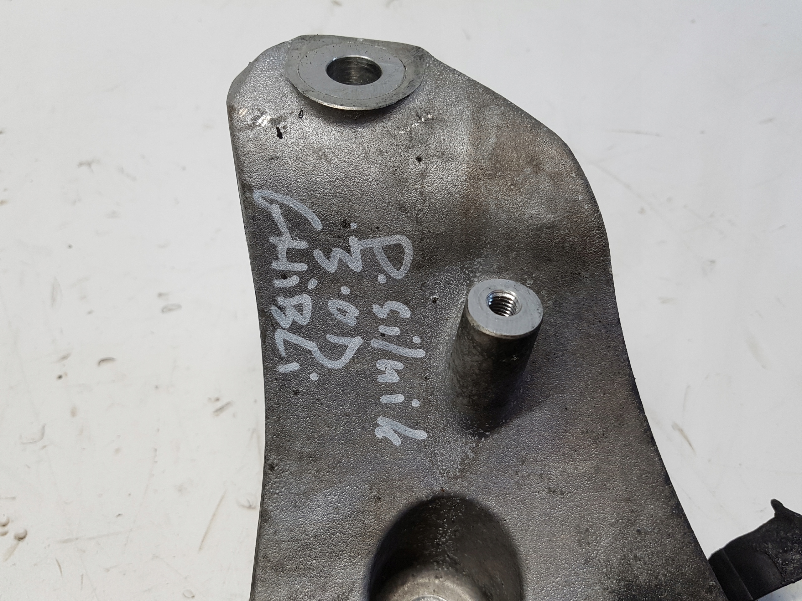 MASERATI GHIBLI 3.0 d holder engine mount right