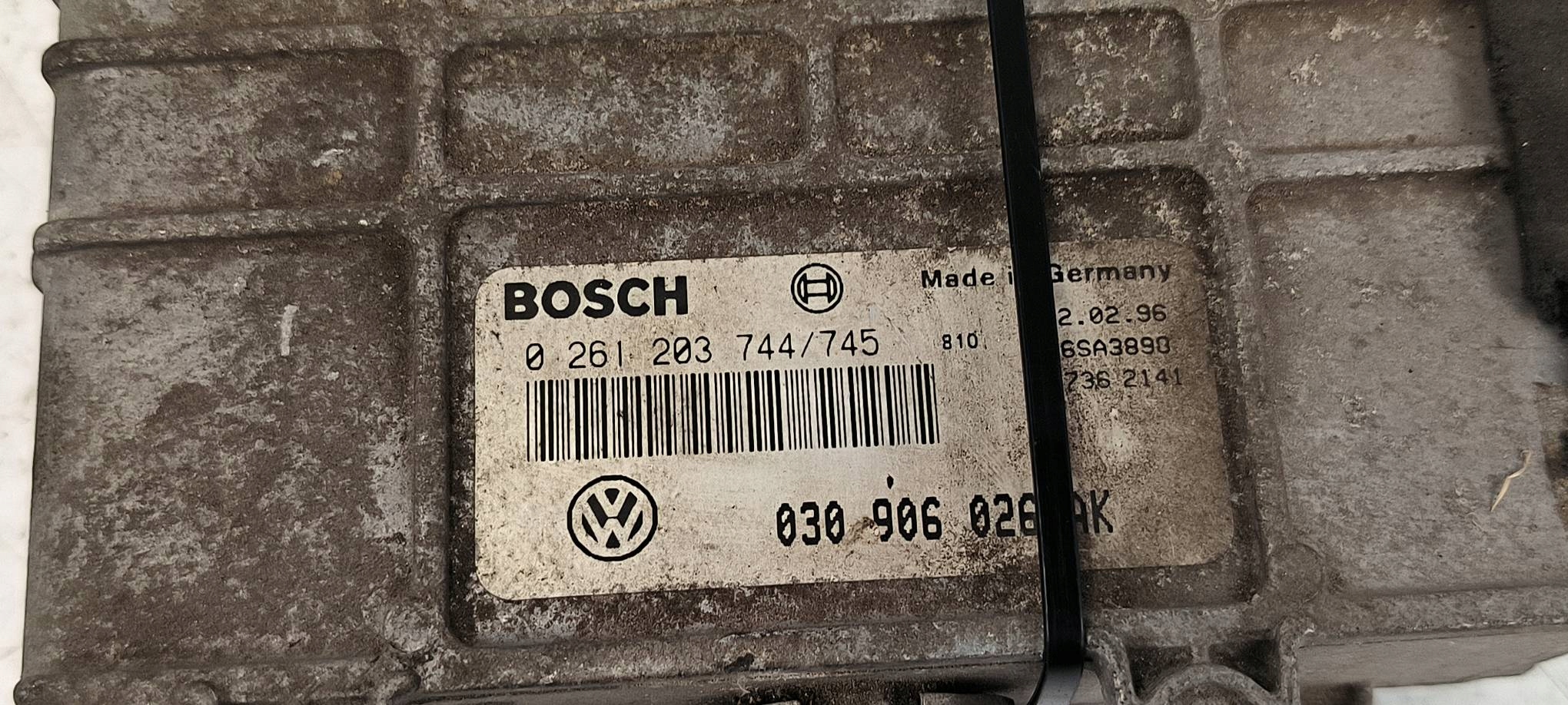 computer 030906026AK VOLKSWAGEN POLO III 6N