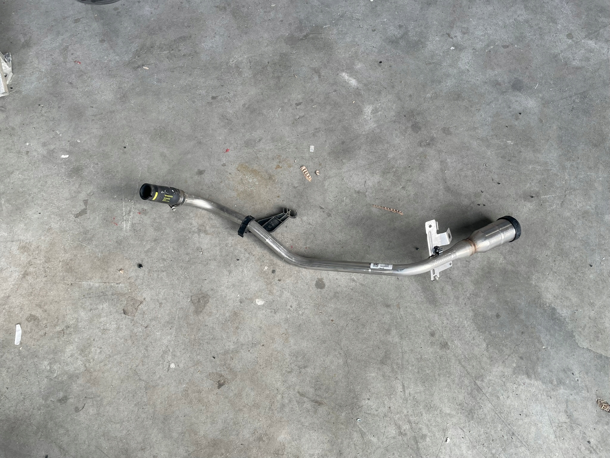 VOLVO XC90 II RURA WLEWU WLEW PALIWA 32363435