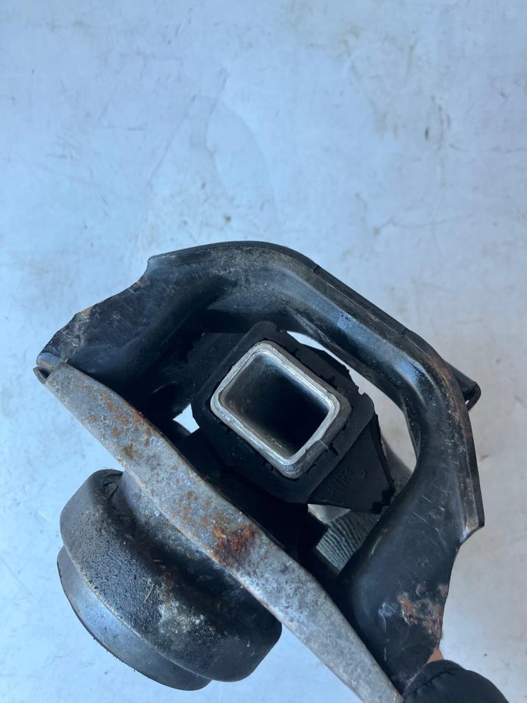 holder engine mount 3008 DS5 2.0 HDI 9672479980