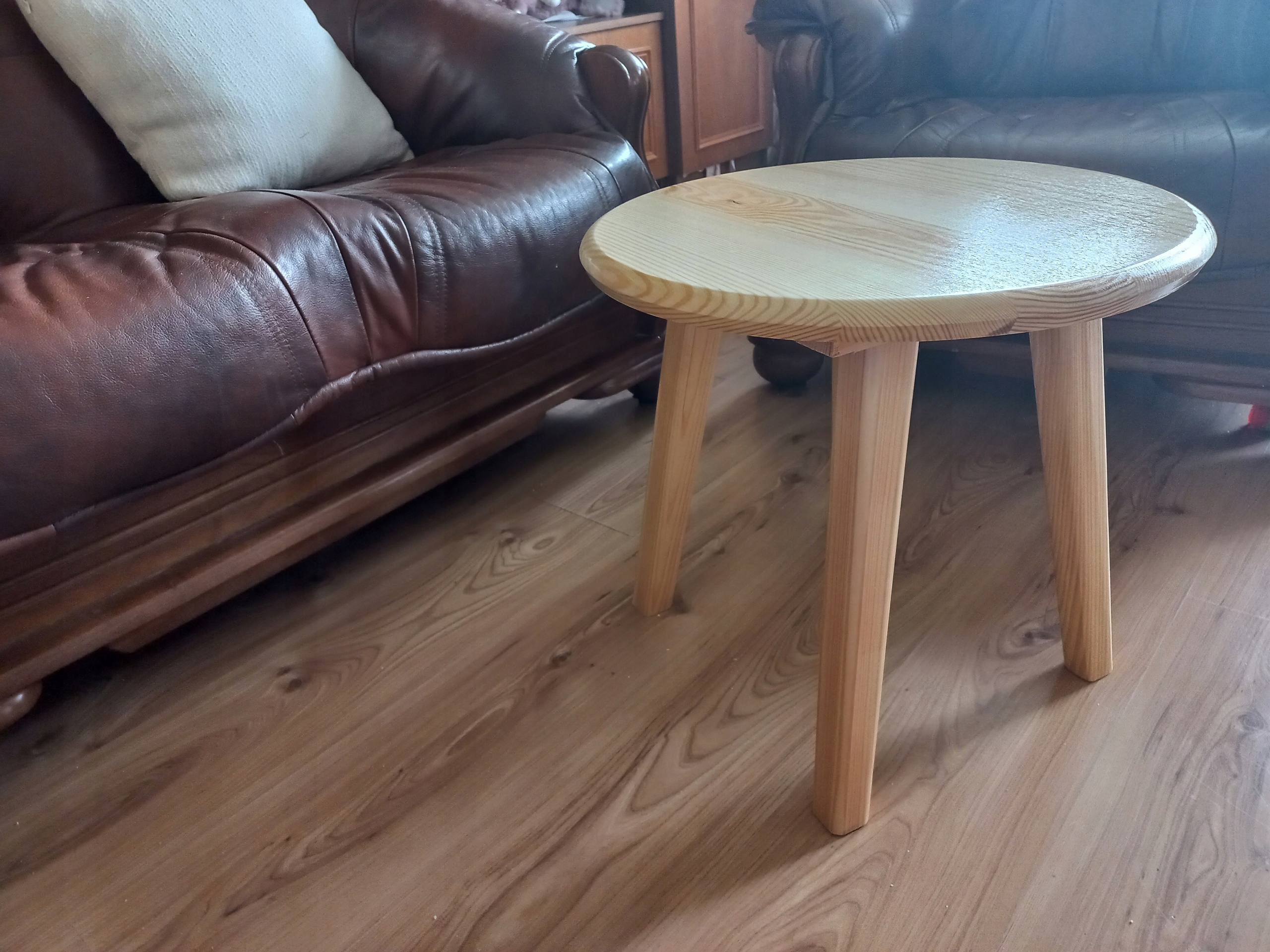 Kávový stolek Pw 60 cm Dřevěný konferenční stolek Pwood Kulatý 60 cm Borovice