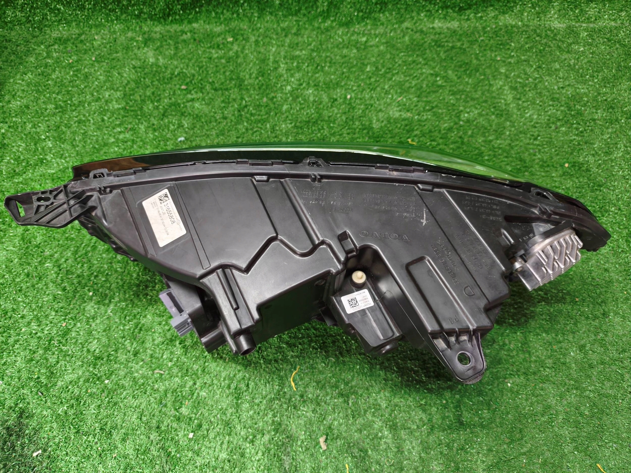 REFLEKTOR right front VOLVO XC90 II FULL LED 15- NR.1221