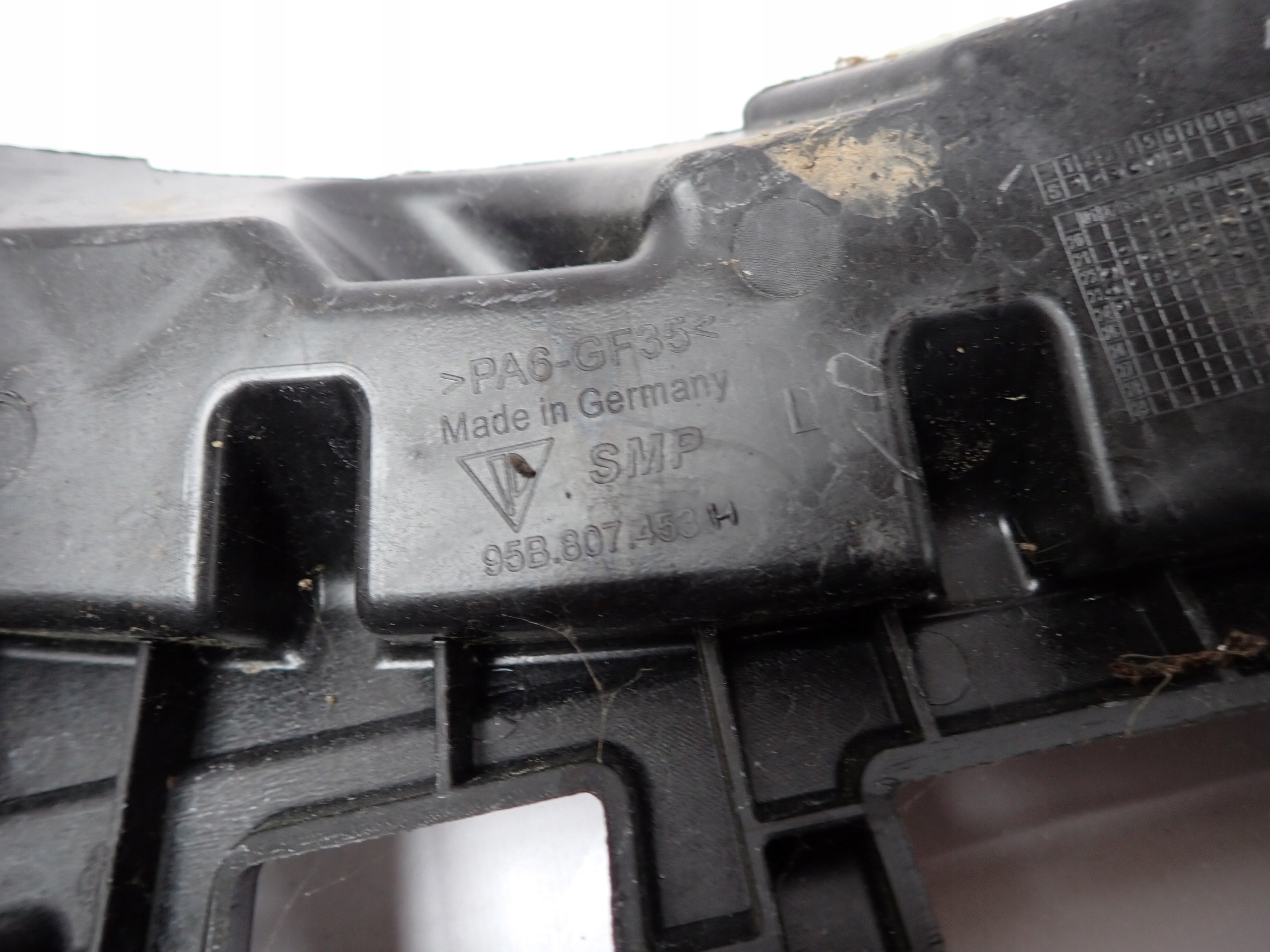 PORSCHE MACAN 95B LIFT 21- bumper bracket left rear part
