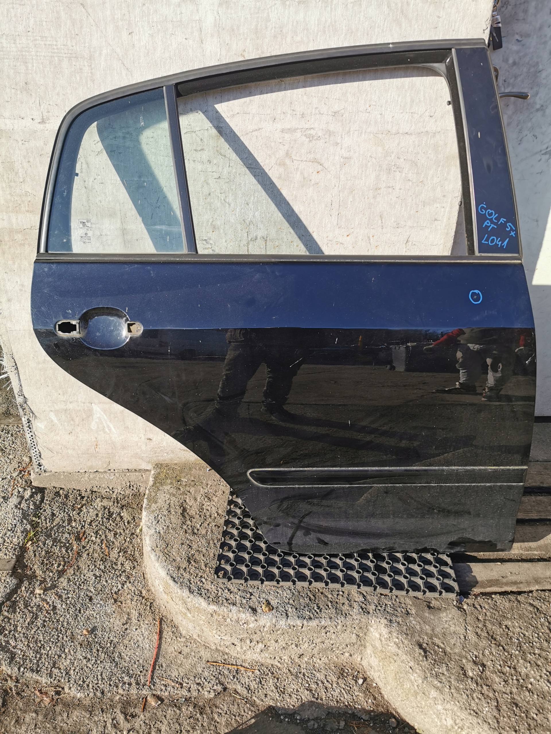VW GOLF В ПЛЮС ДВЕРИ ПРАВЕ ЗАД. ЗАДНЕЕ ЦЕЛИ L041 ЕВРОПА 07 R