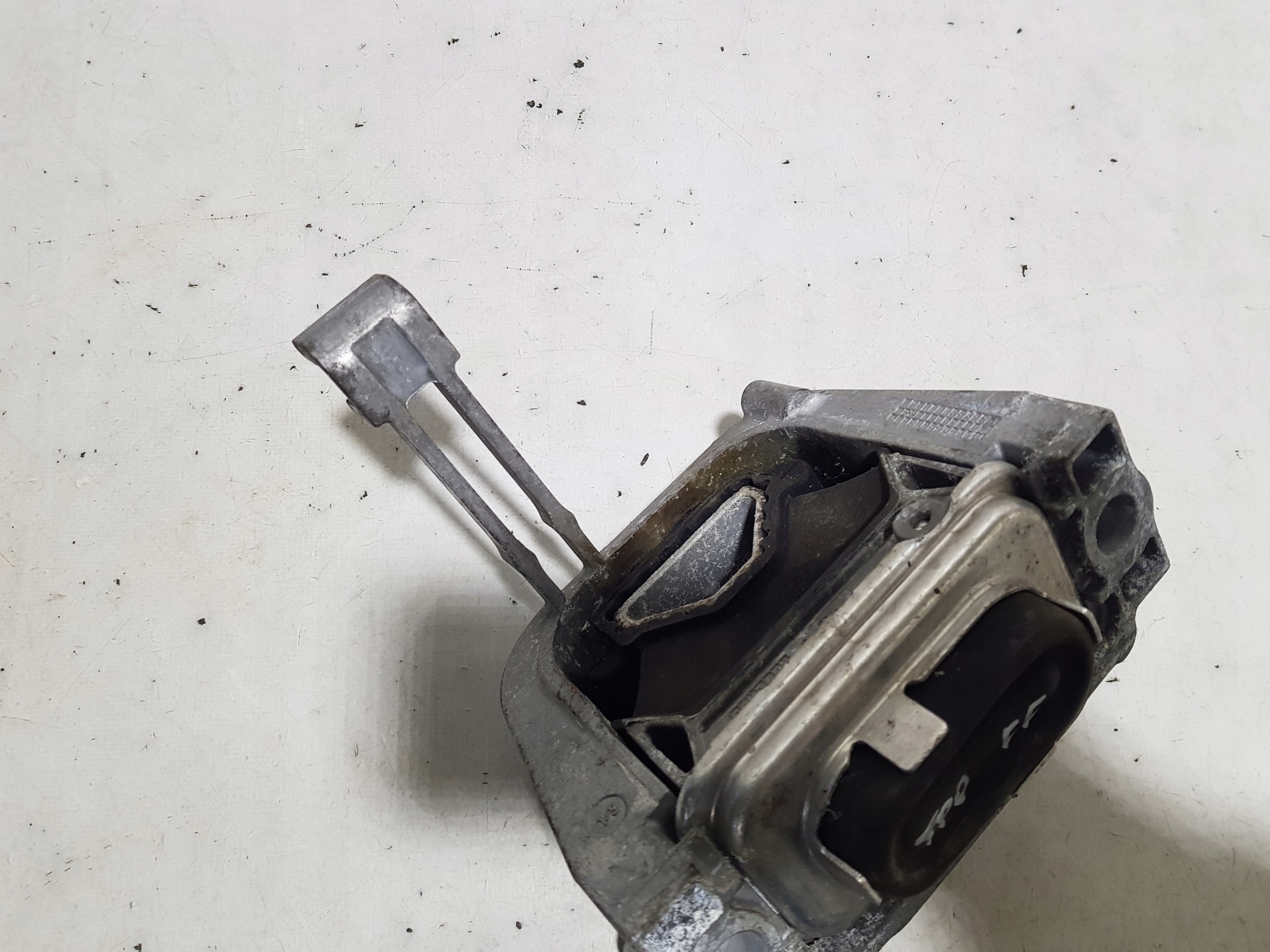 airbag engine mount right VW PASSAT B8 SEAT SKODA SUPERB AUDI A8 D4
