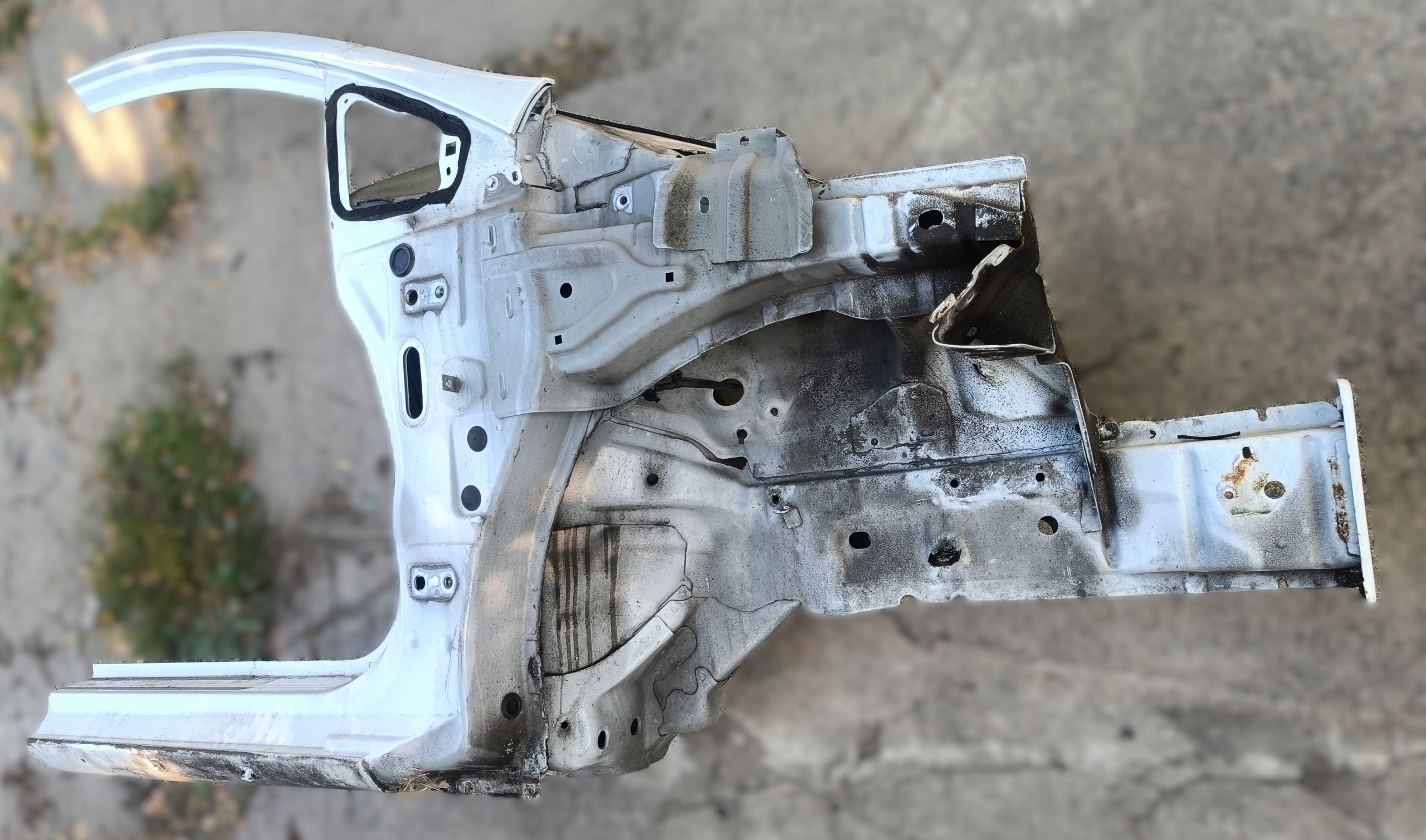 Ford Fiesta MK7 LIFT 3D quarter right front BIALY HC