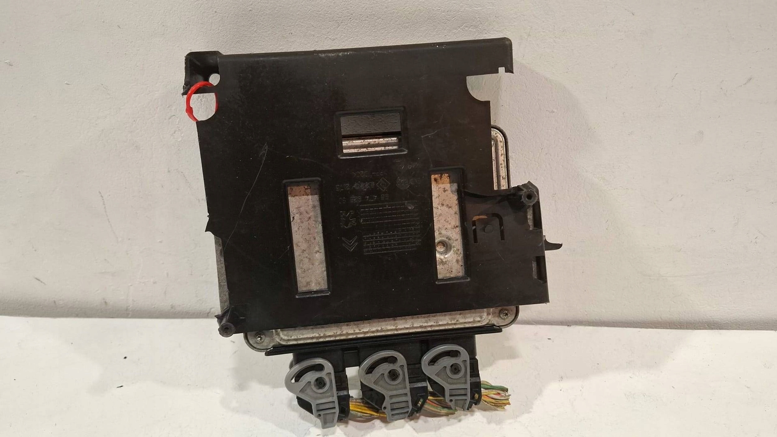 control unit of the engine computer 0281012984 Citroen Peugeot 1.6 HDI
