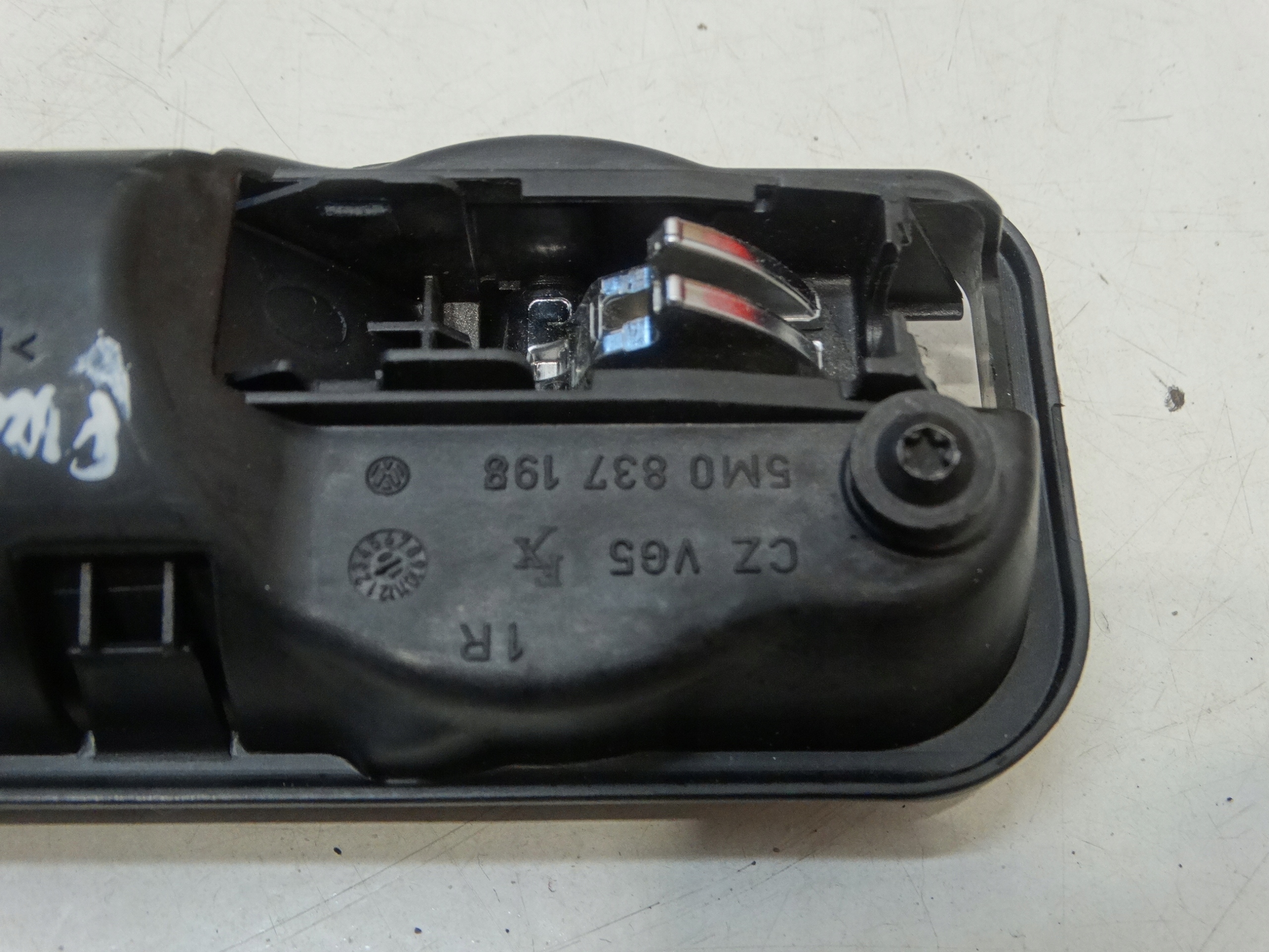 handle inner right front rear part VOLKSWAGEN GOLF VI plus 5M0837197