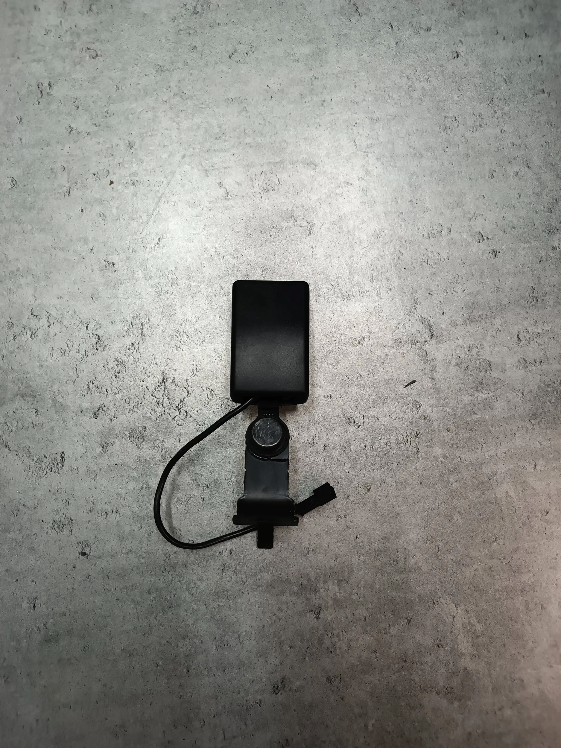 BMW X6 F16 ZACZEP PASA LEWY TYŁ