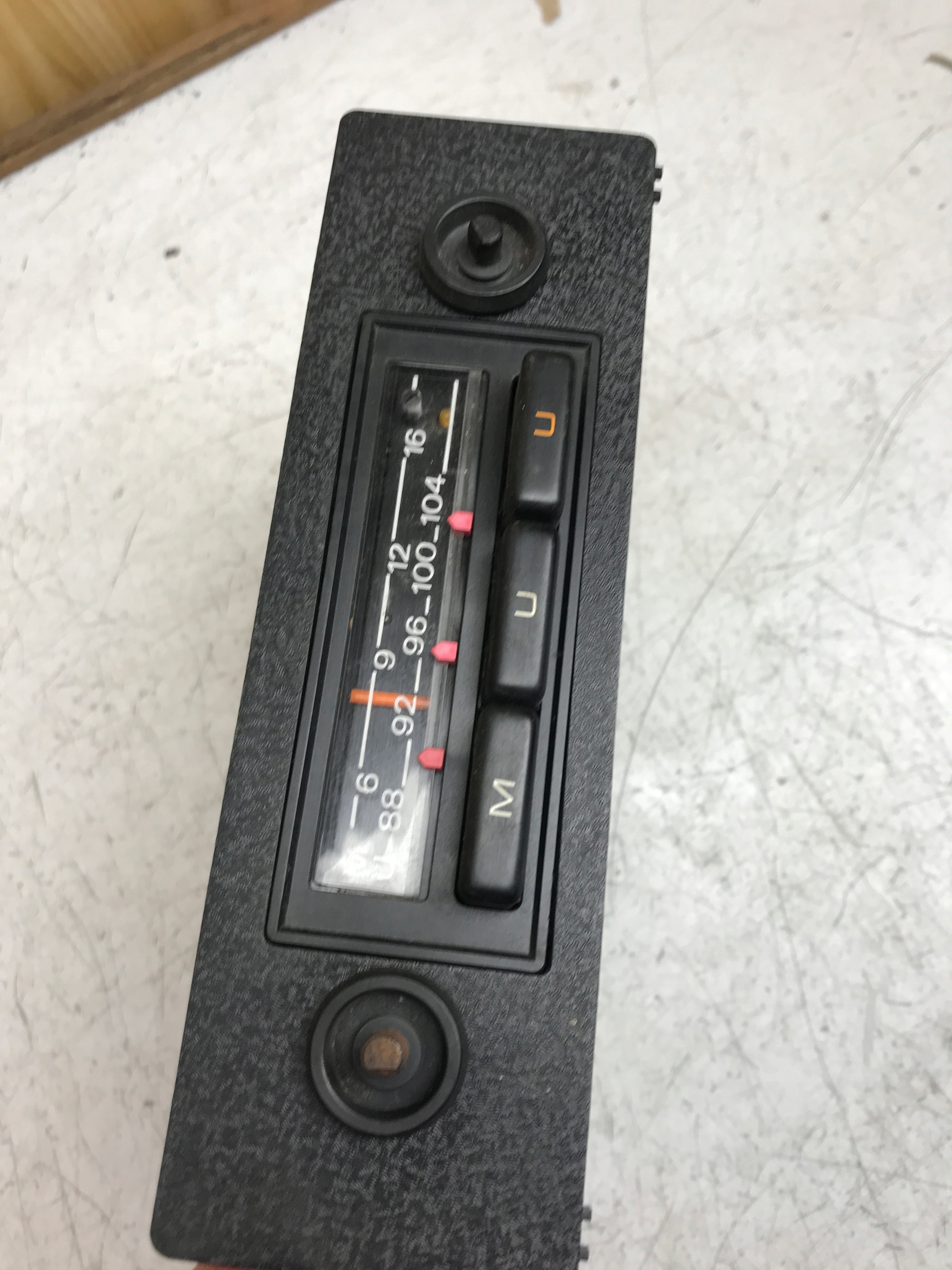 RADIO SAMOCHODOWE MUU VW AUDI 171035155D RETRO