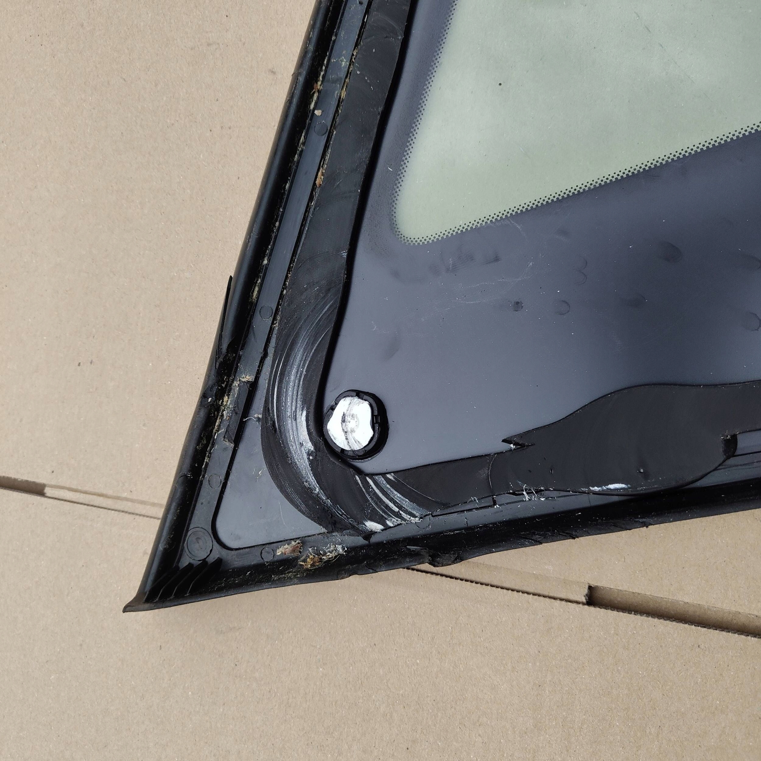 window side rear rear part side right Peugeot 5008 II 9814372880