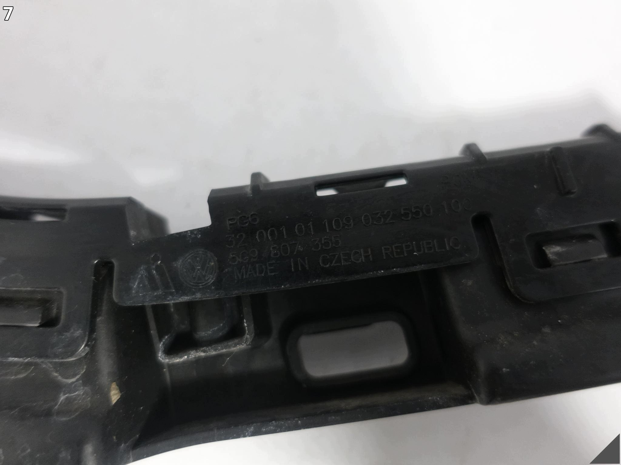 VW GOLF VII 7 5G9 KOMBI VARIANT 12-20 support holder W bumper left rear part