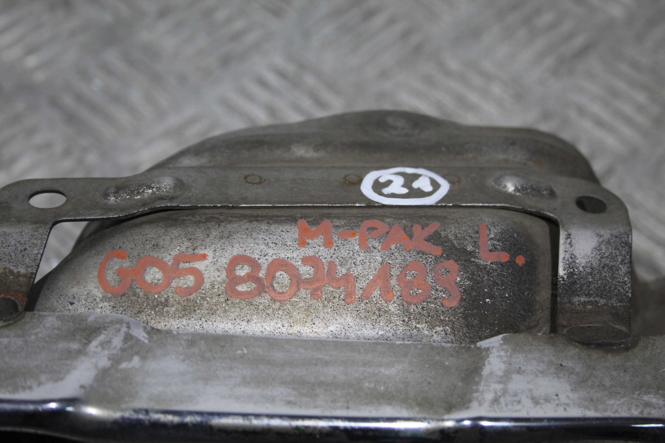 TERMINALE dello scarico sinistra BMW X5 G05 8074189
