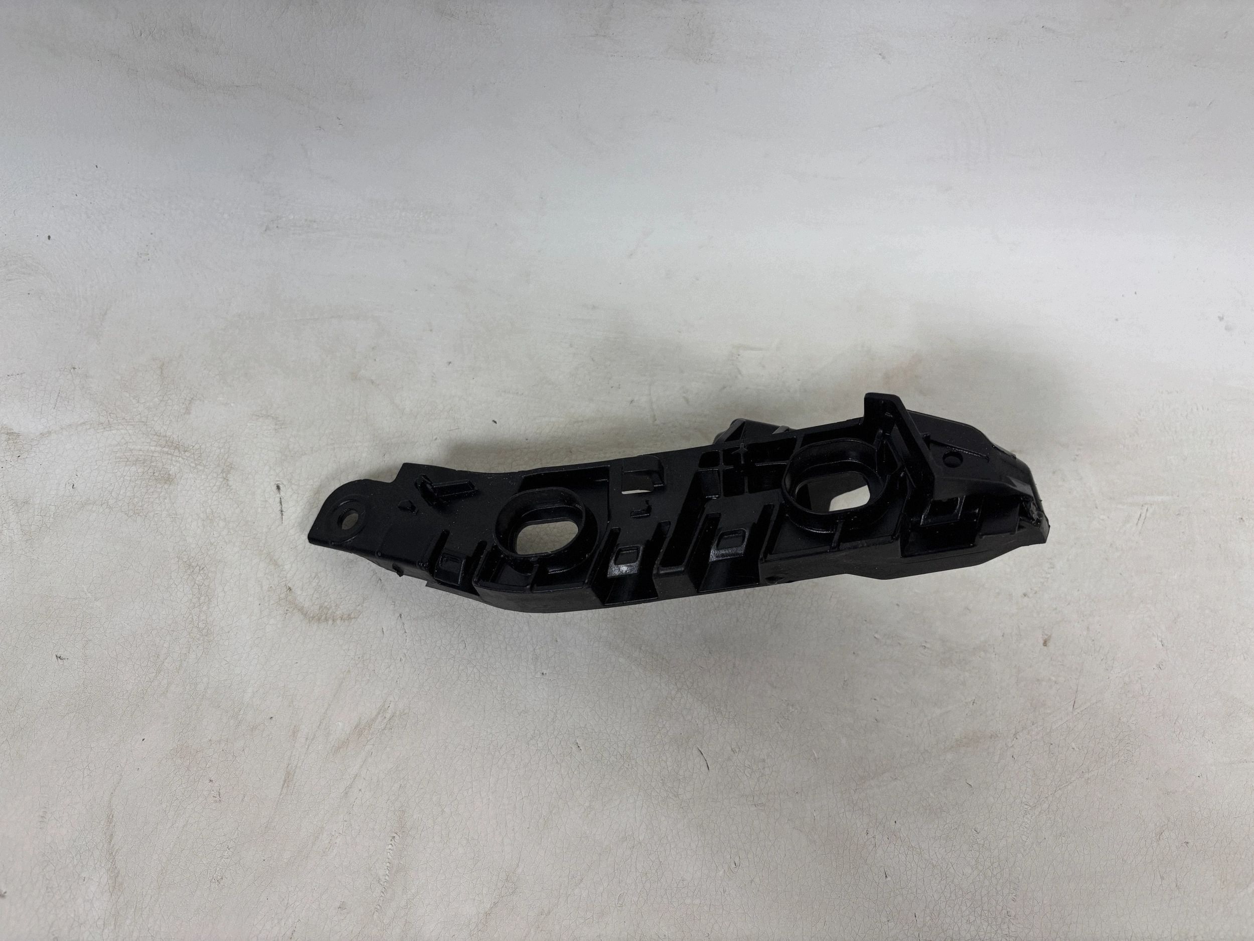 Volkswagen Touran III bumper bracket 5TA807184