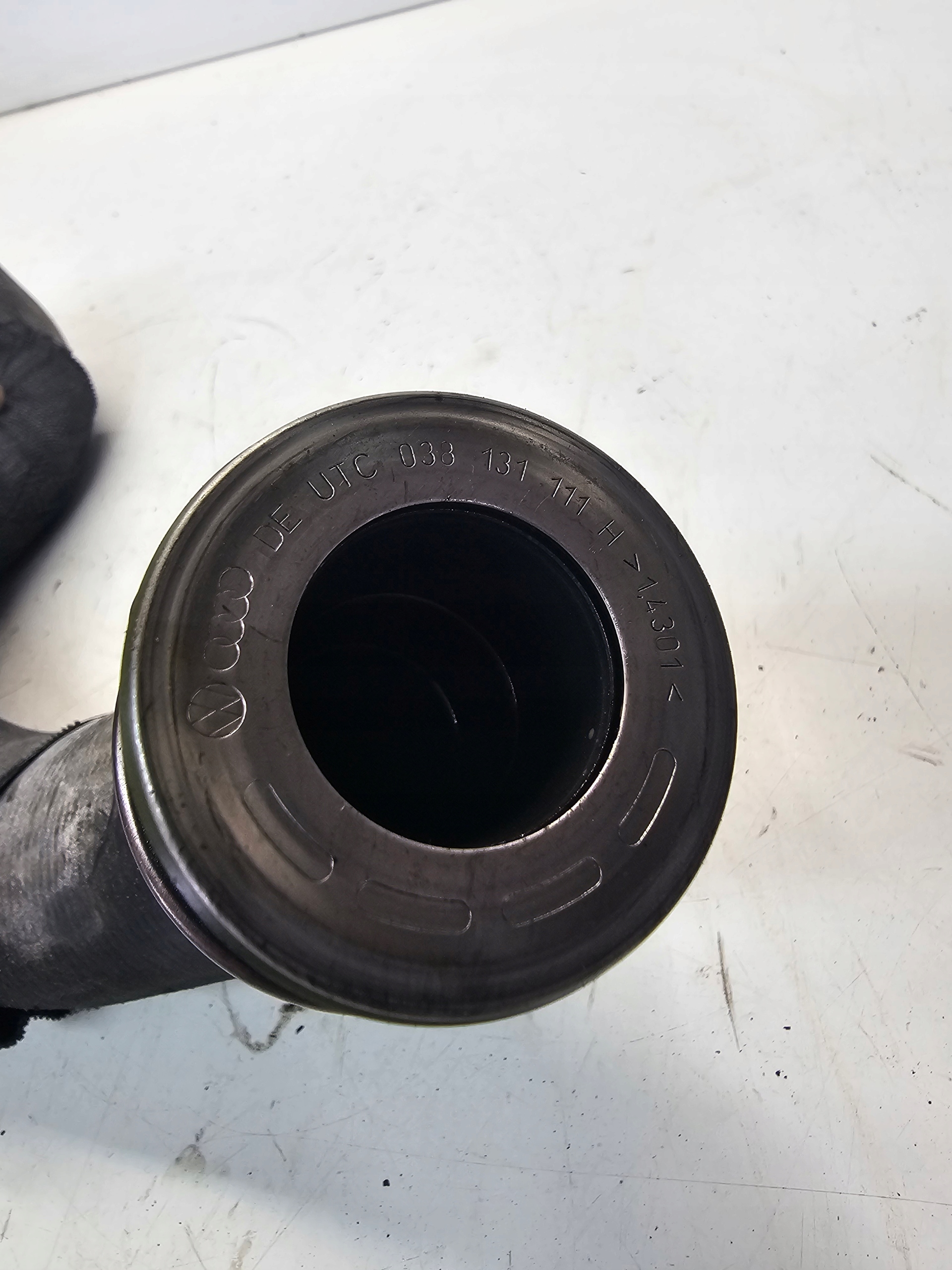 trouba hadice intercoolera AUDI A6 C6 2.0 T 4F0145738Q