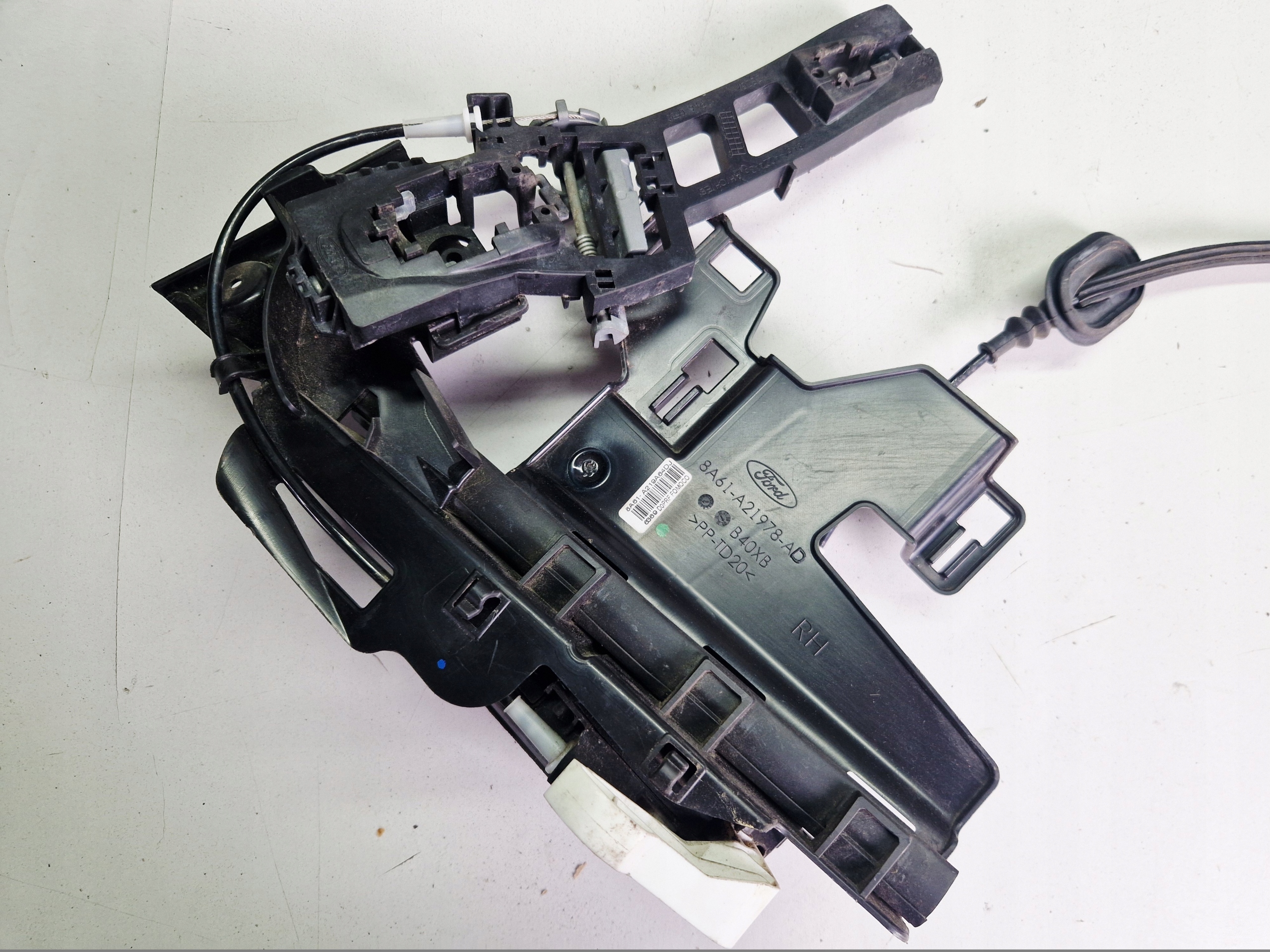 FORD FIESTA MK7 lock door right front 8A6A-A21812-BE