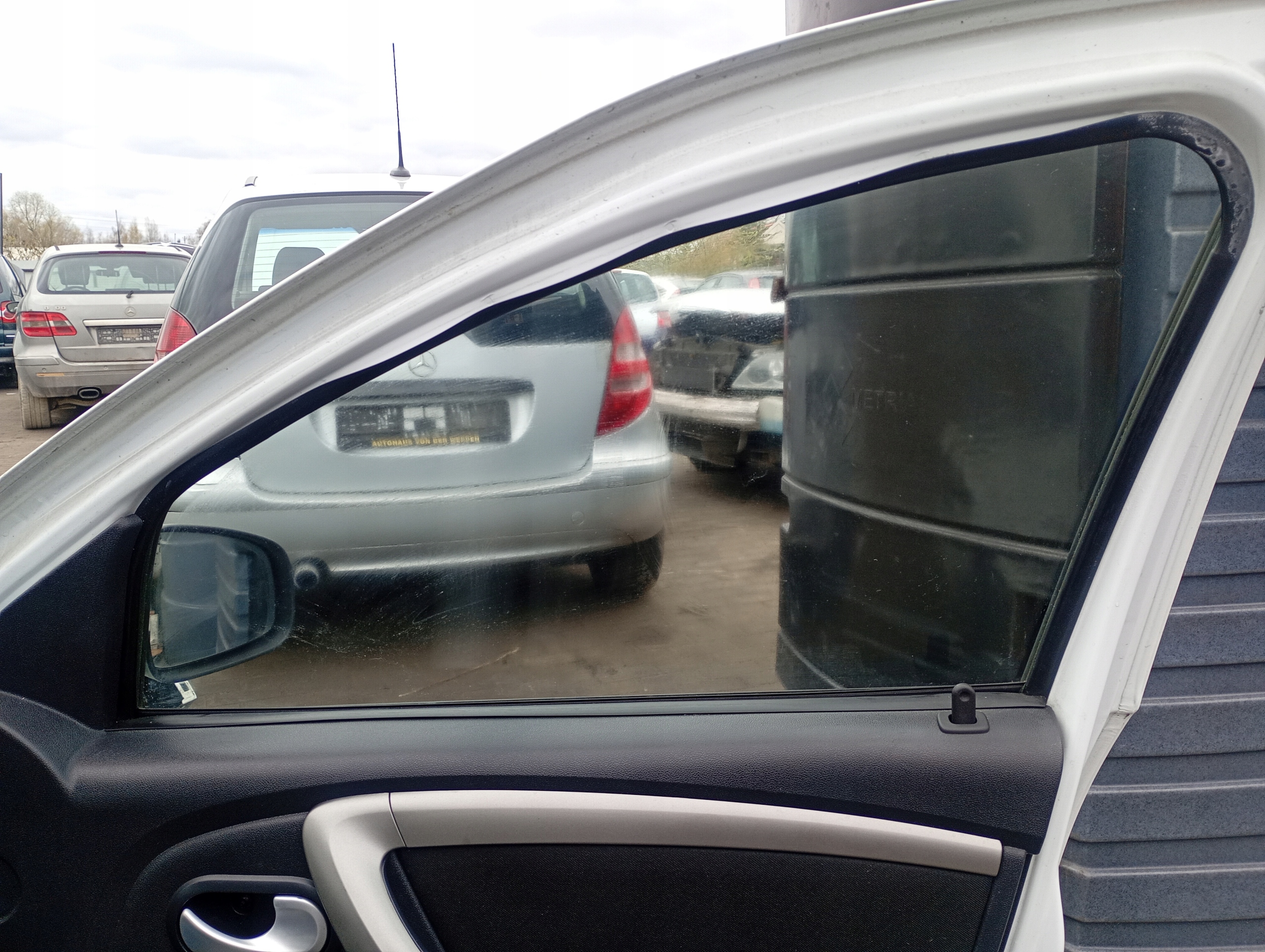 Dacia Duster 1 and 10-18 window side Z door right front front