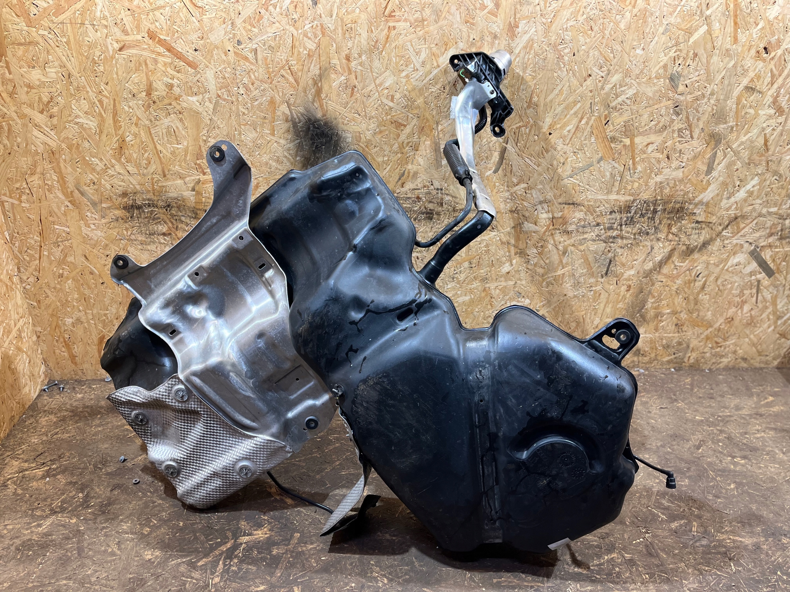 TANK KPL.AUDI RS6 C7 4.0TFSI LIFT 1