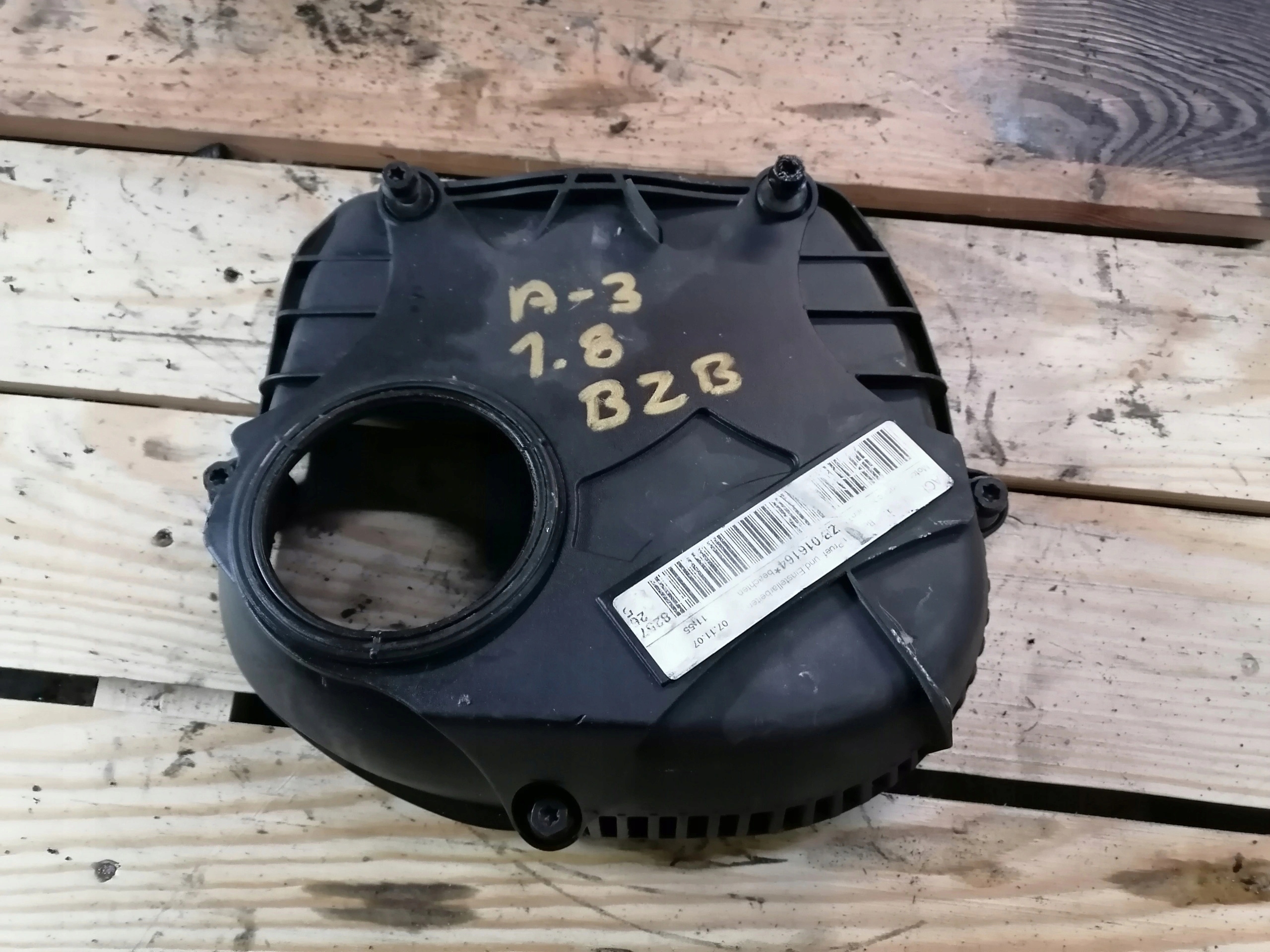 Couvercle de la distribution AUDI VOLKSWAGEN AUDI SEAT 1.8