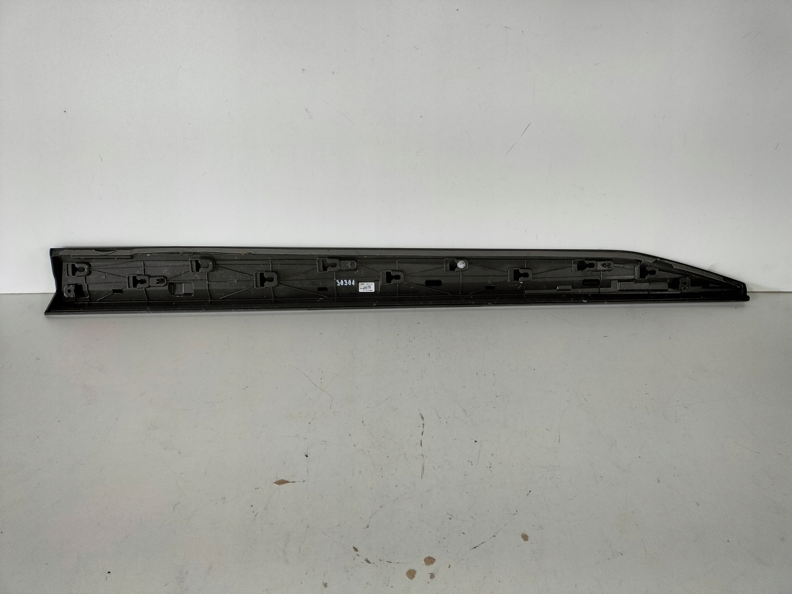 moulding door front left SKODA SUPERB III 15
