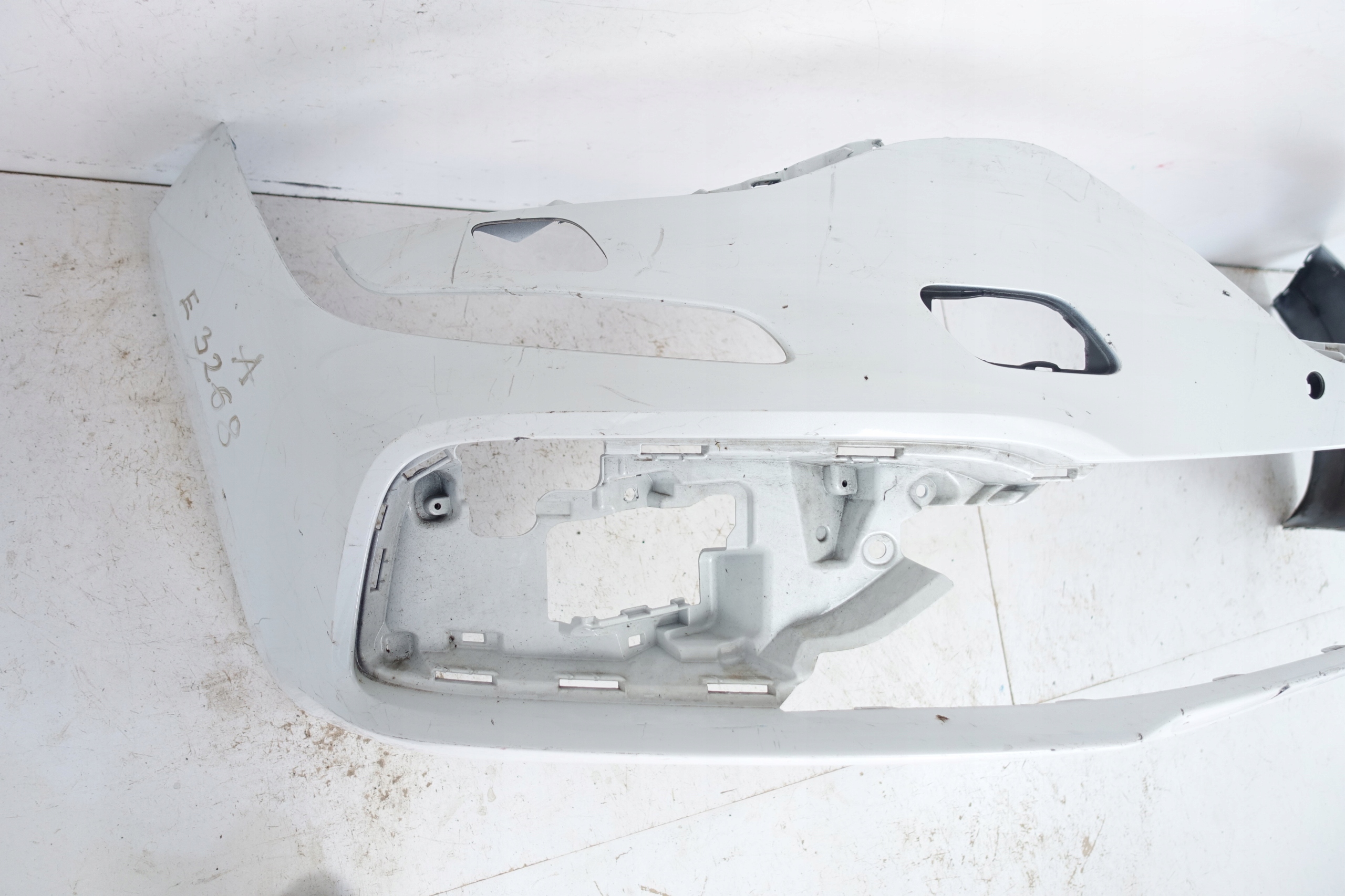 RENAULT TALISMAN LIFT 2020- 620226076R bumper front front