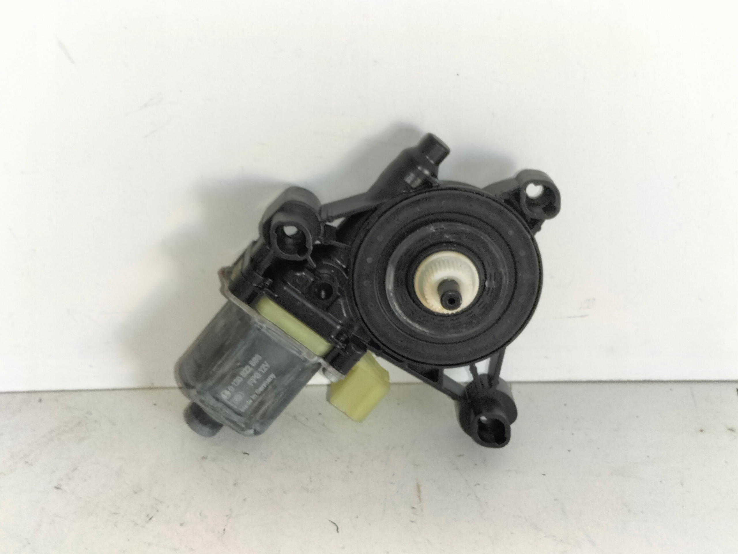 mini motor podnosnika windows door rear part right AUDI A4 B9 15