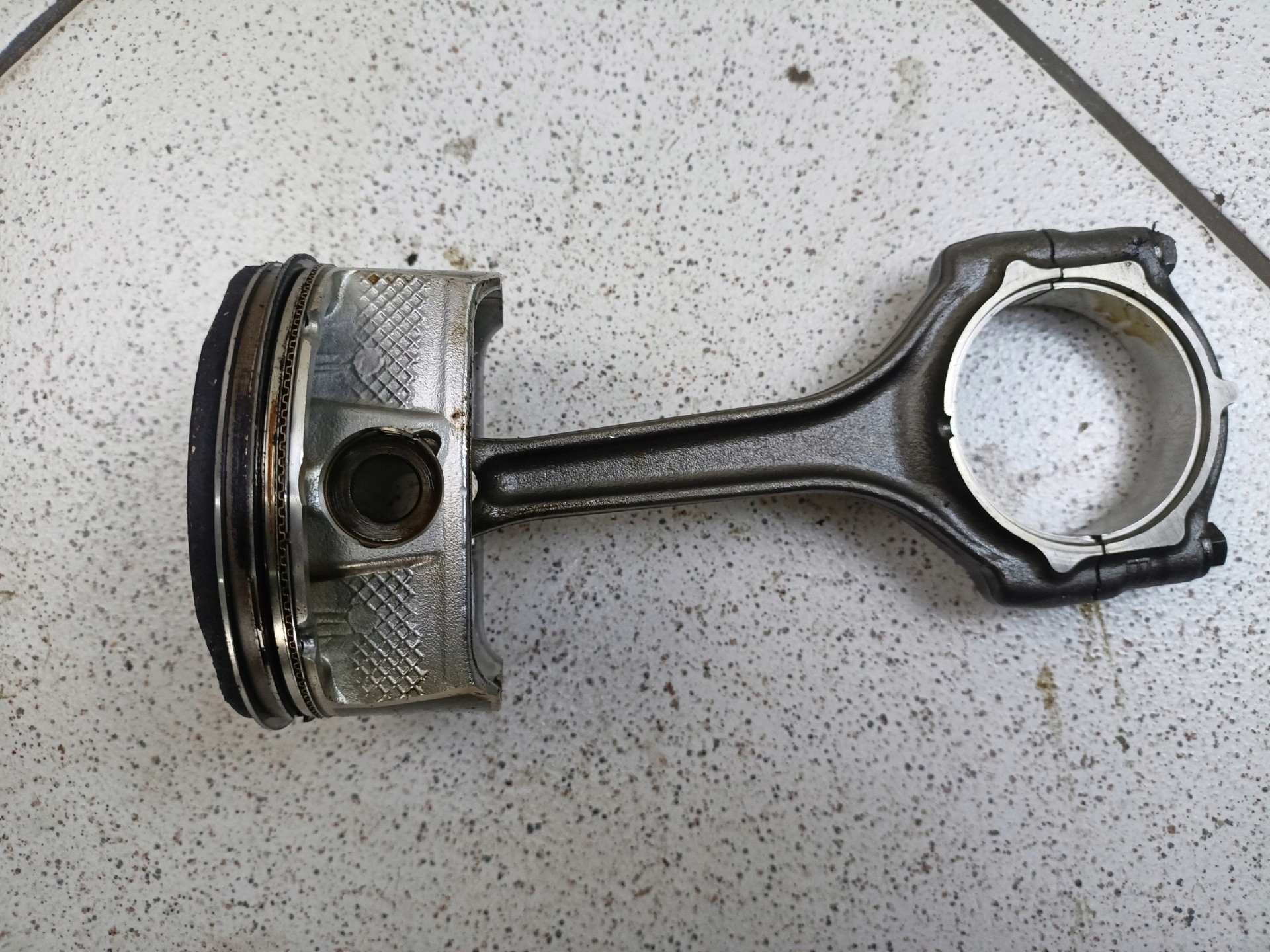 piston with connecting rod Dodge Grand Caravan 5 facelift 2015