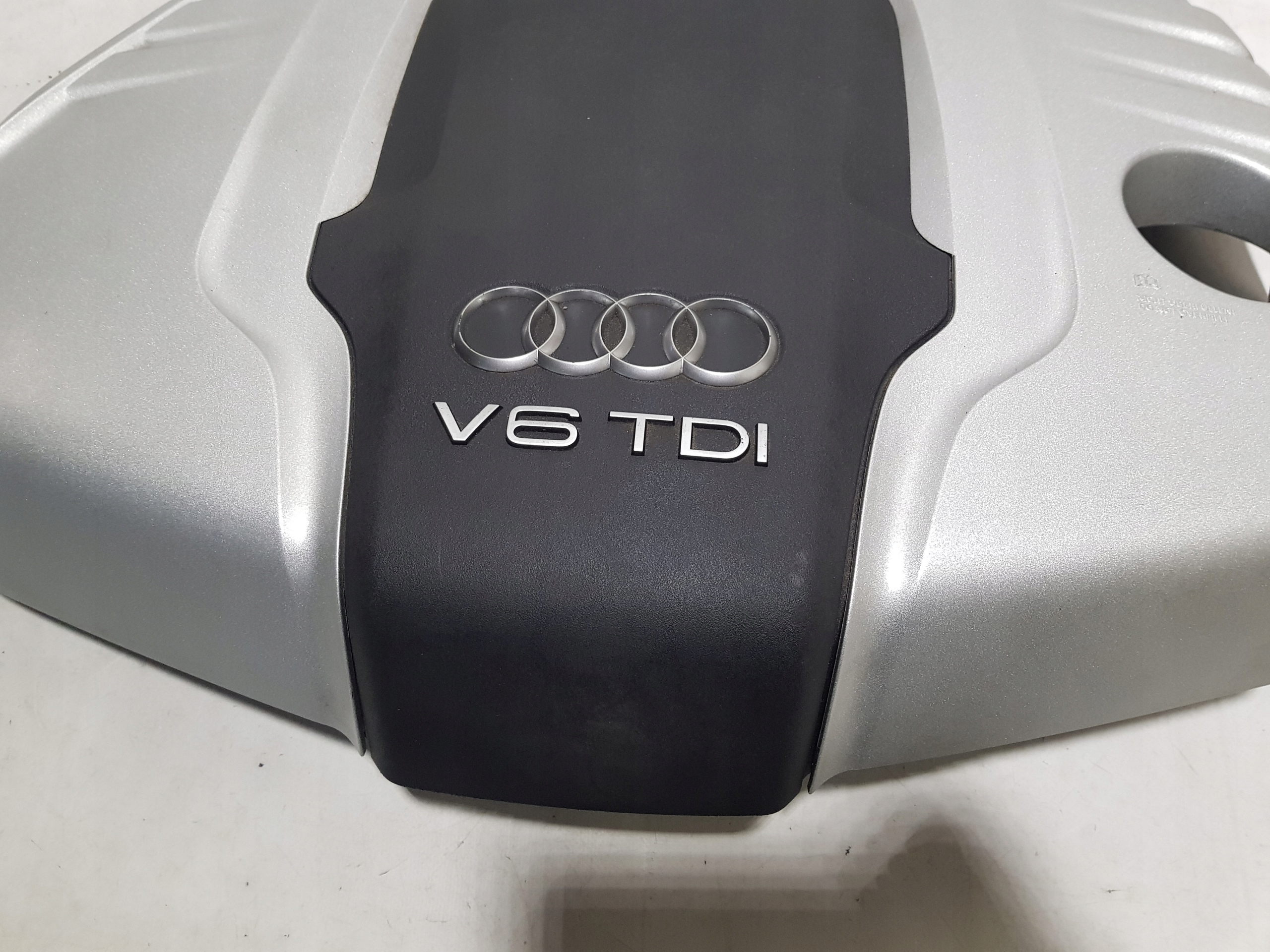 upper cover engine housing cover AUDI A8 D4 3.0 TDI 4H0103925