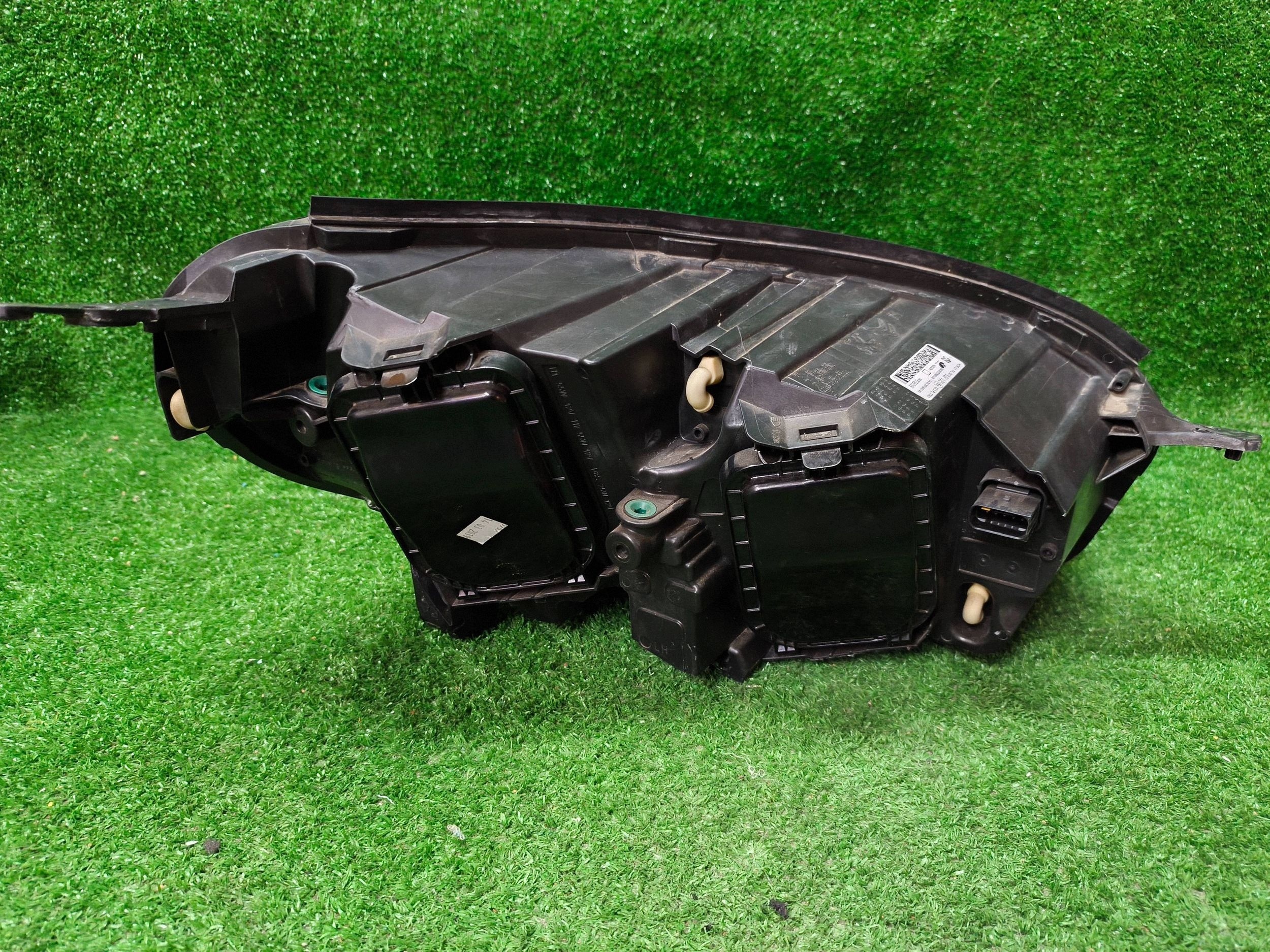REFLEKTOR left front PEUGEOT EXPERT III TRAVELLER 16- NR.R1652