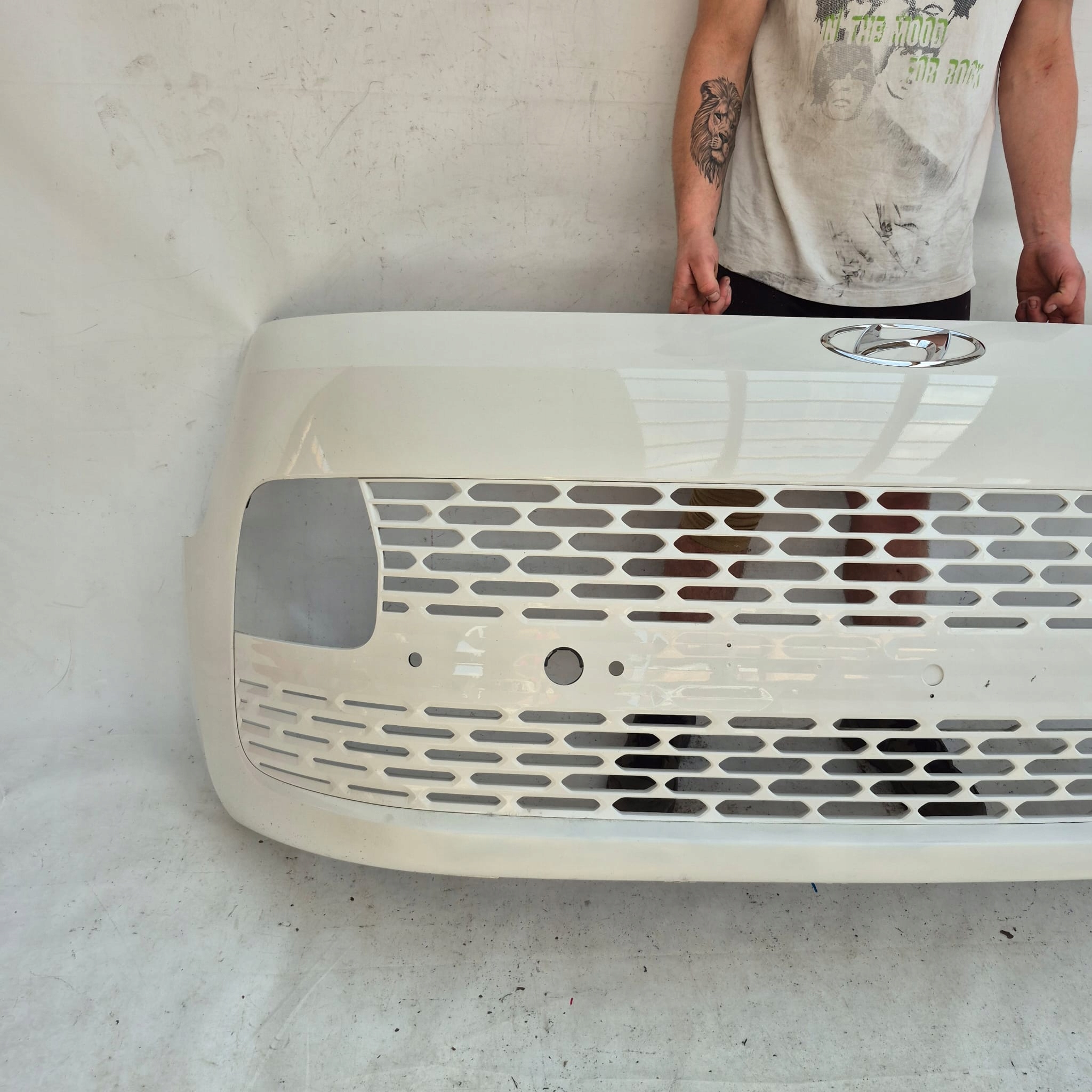 HYUNDAI STARIA 21-> bumper front front PDC 86511-CG000