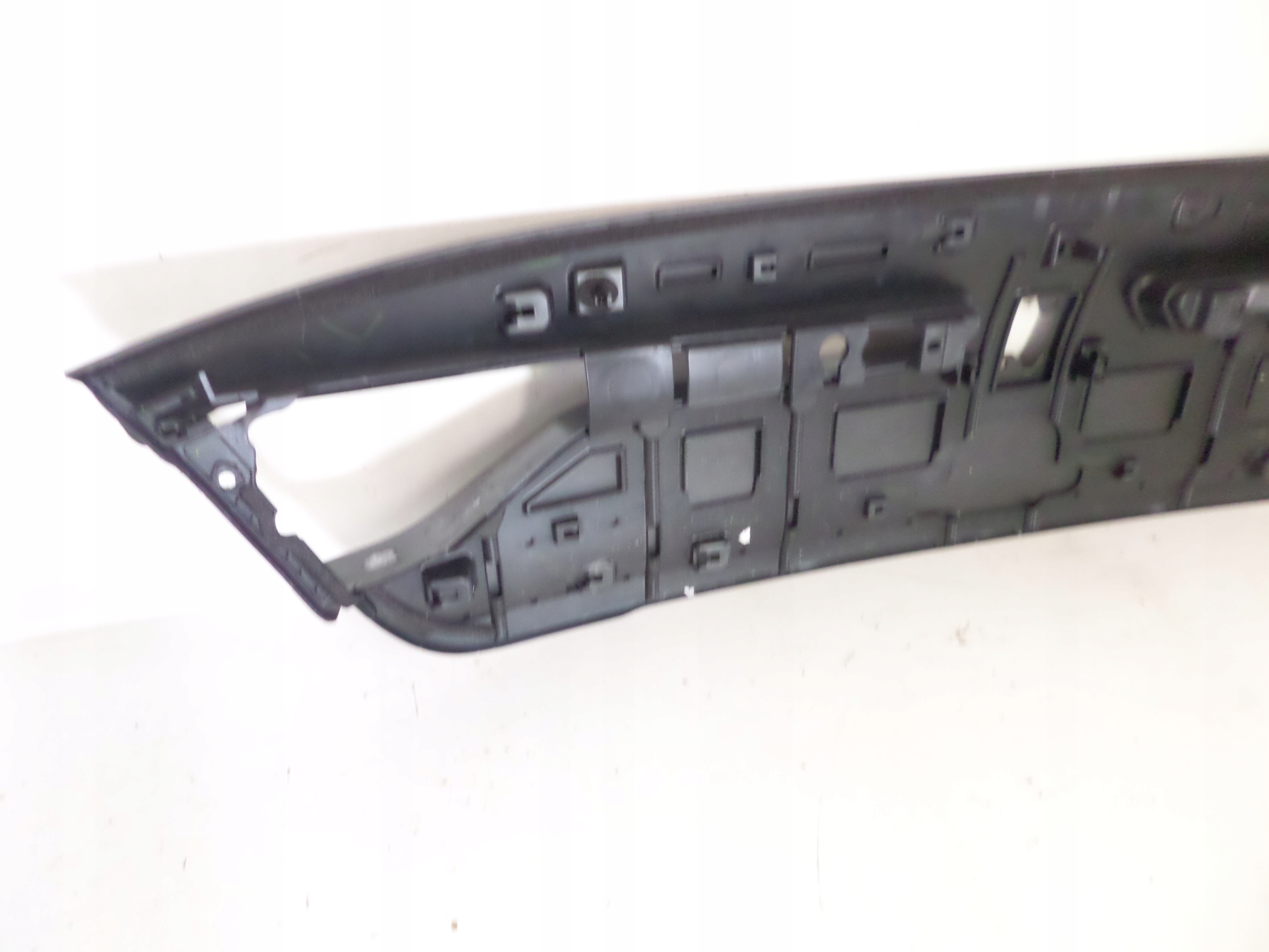 COUVERTURE DU CAPOT ARRIÈRE RENAULT MEGANE IV 16- BERLINE