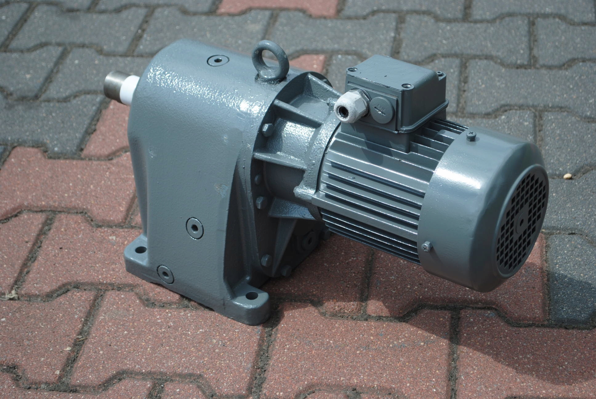 Motoreduktor 0.75kw. 17obr./min. FIRMY ABM Marka ABM