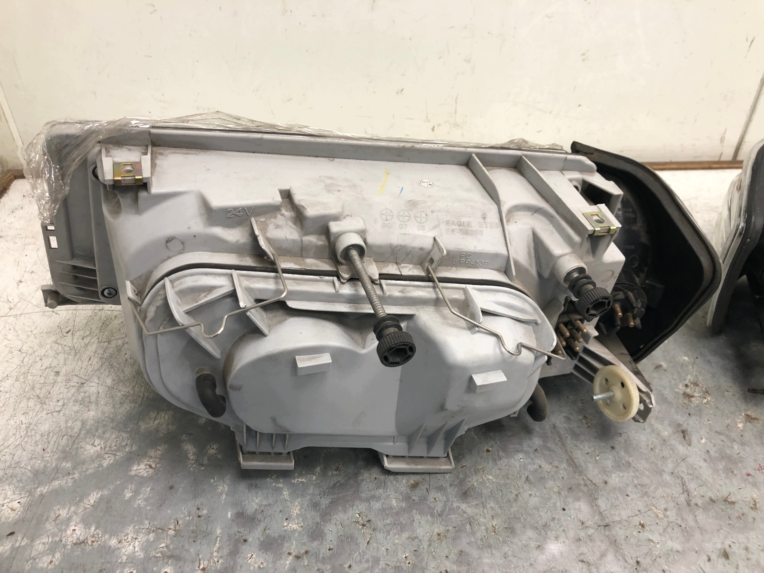 light left right front MERCEDES W201 190 EE-BZ086