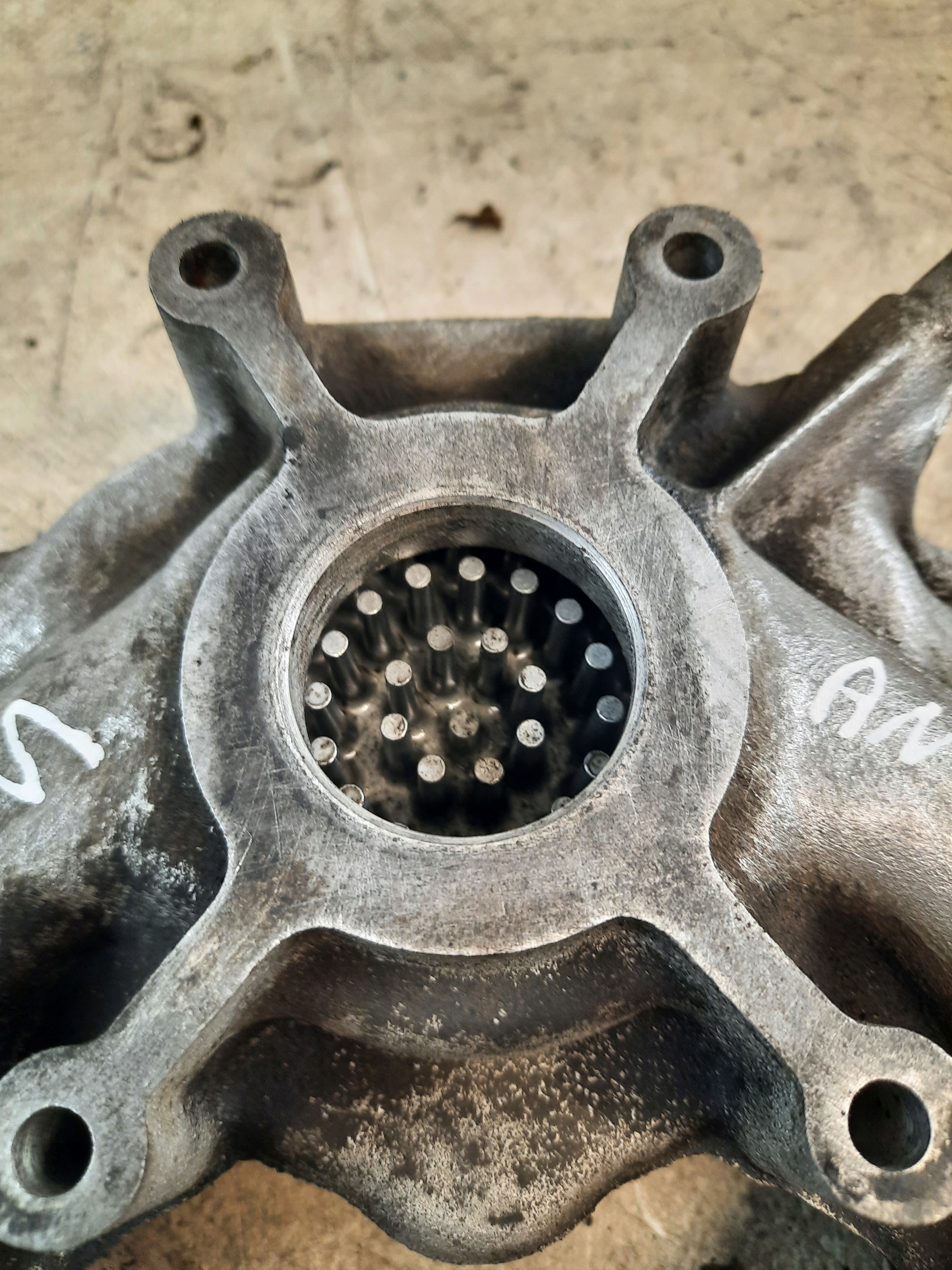 VOLKSWAGEN POLO II 1.0B 86C 2F intake manifold